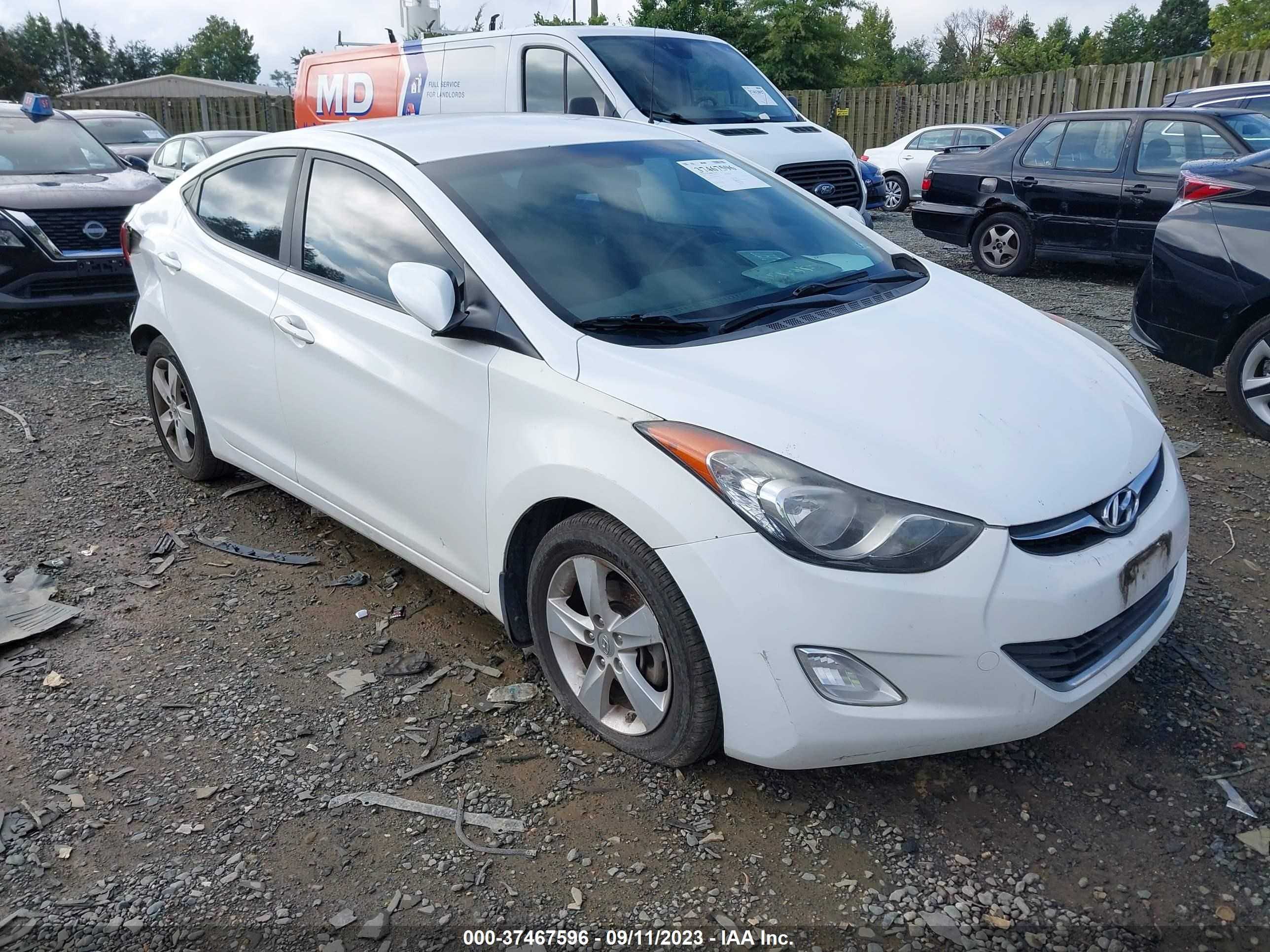 HYUNDAI ELANTRA 2013 5npdh4ae0dh301842