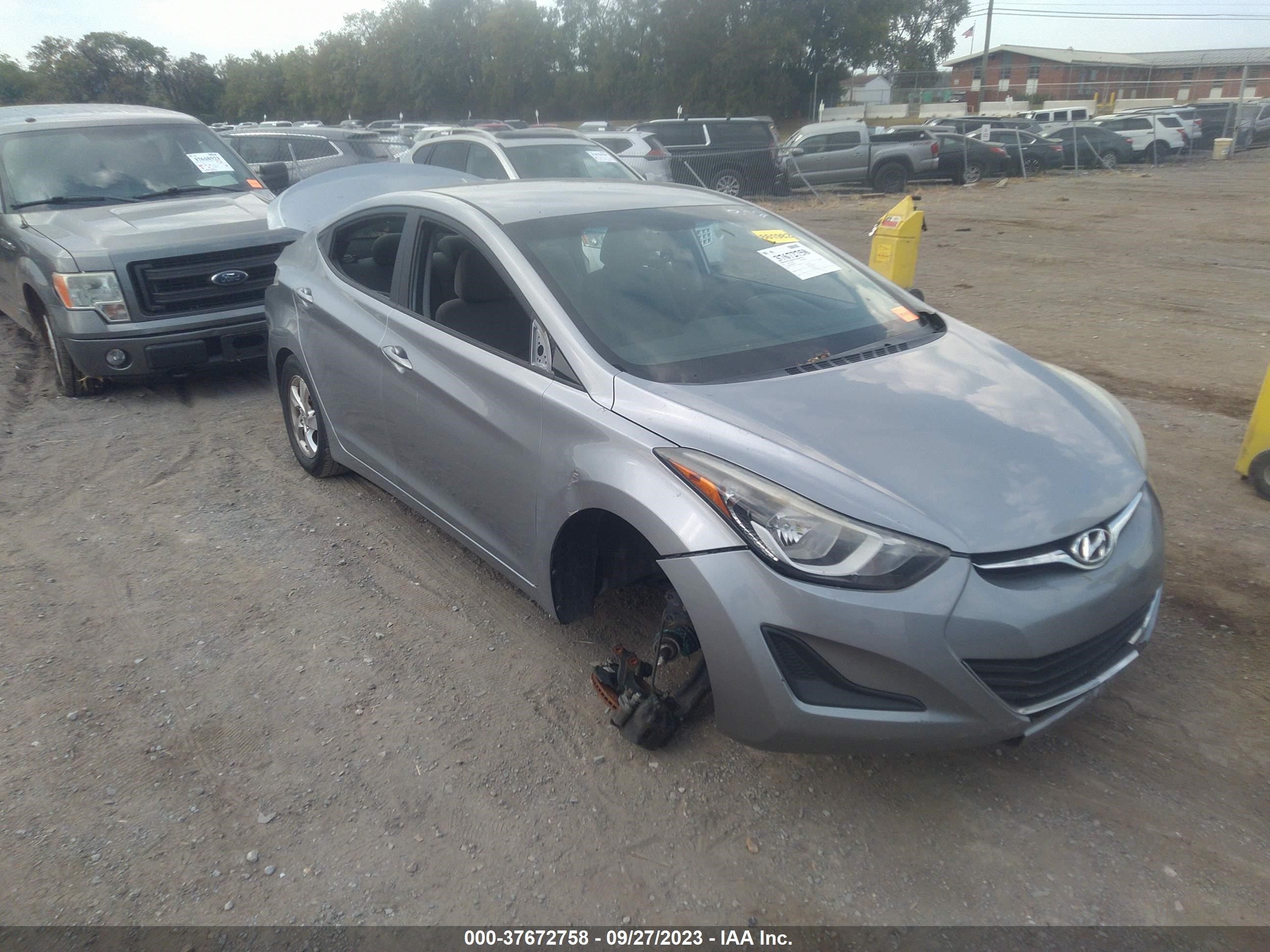 HYUNDAI ELANTRA 2015 5npdh4ae0fh558776