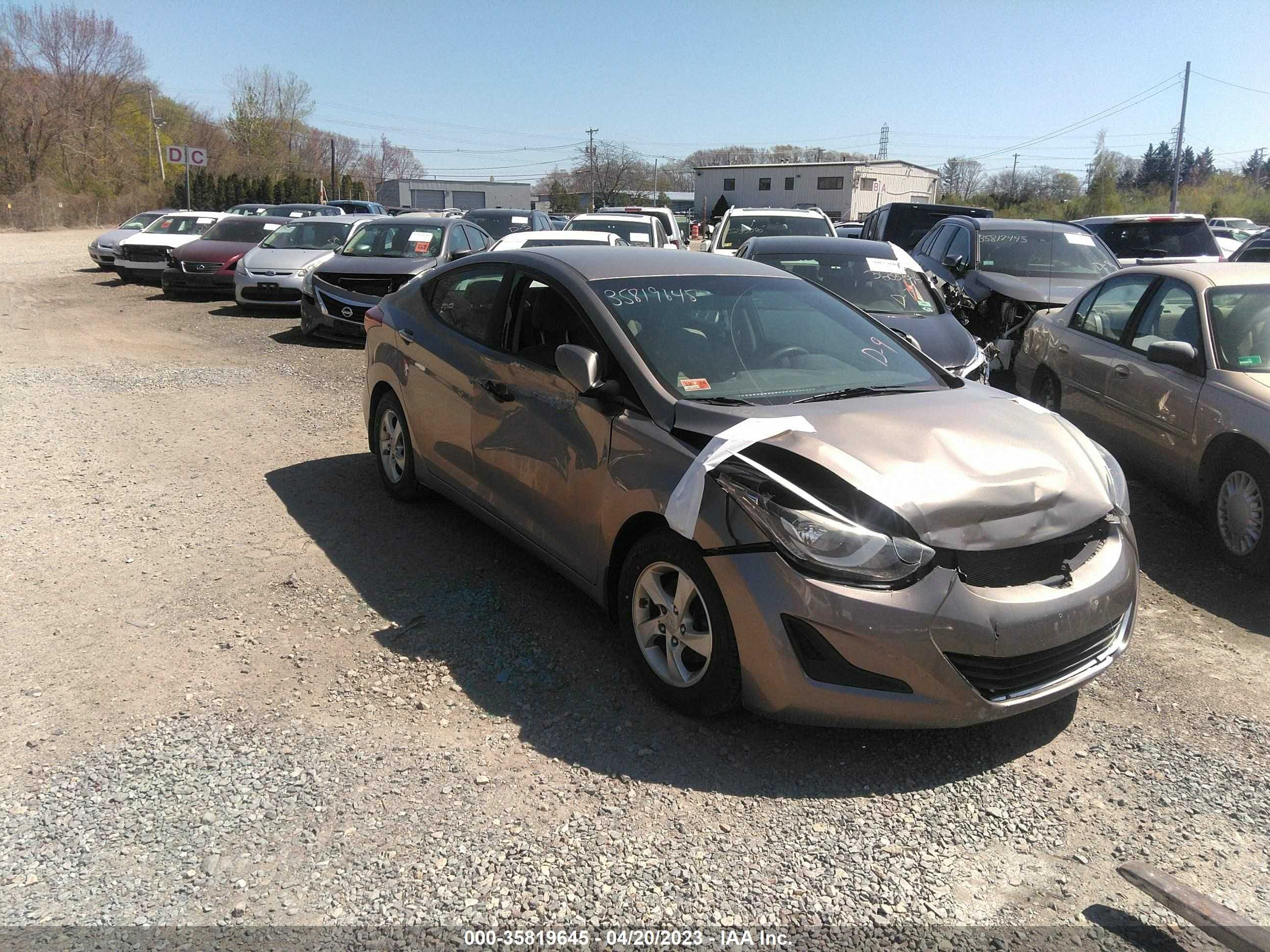 HYUNDAI ELANTRA 2015 5npdh4ae0fh583824