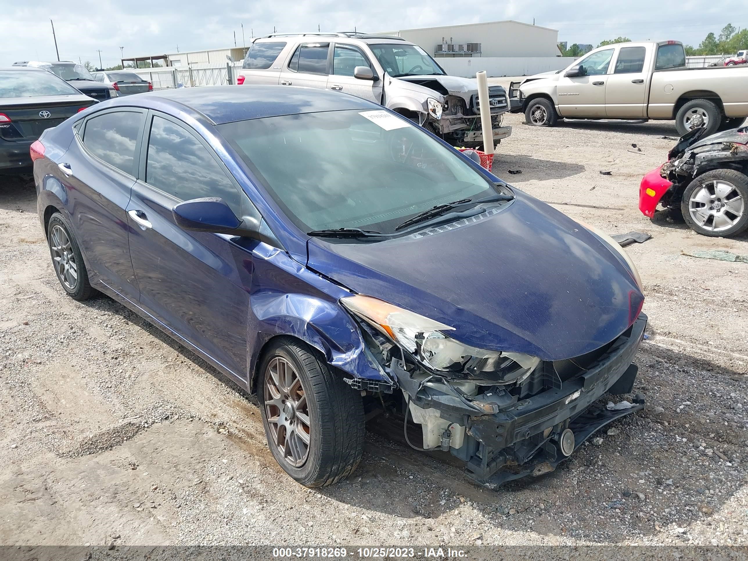 HYUNDAI ELANTRA 2011 5npdh4ae1bh022106