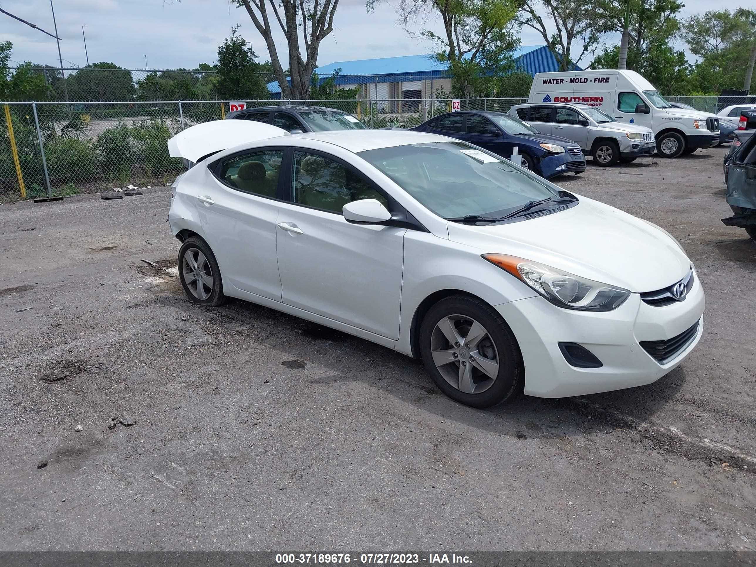 HYUNDAI ELANTRA 2013 5npdh4ae1dh449367