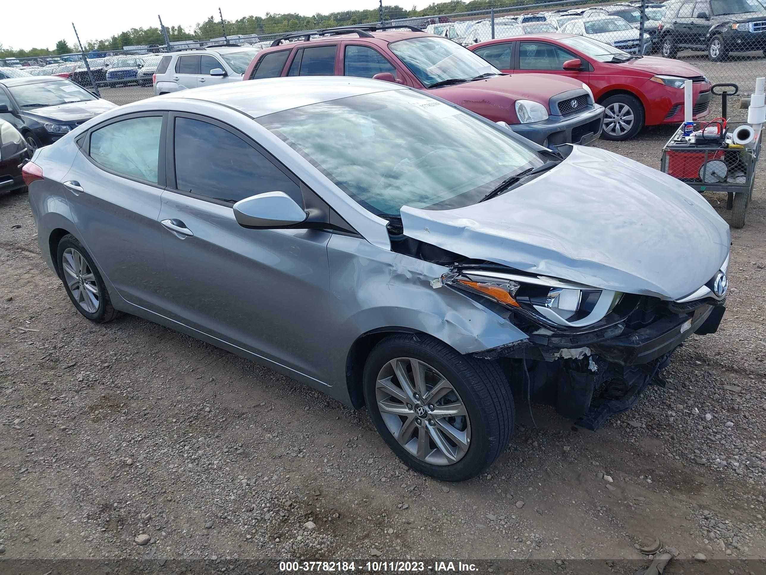 HYUNDAI ELANTRA 2015 5npdh4ae1fh551996