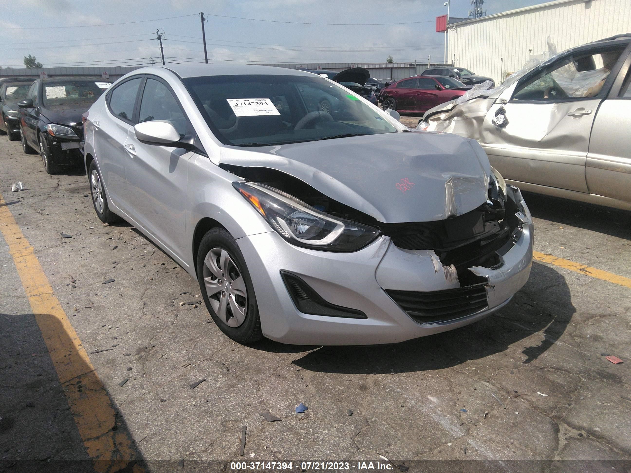 HYUNDAI ELANTRA 2016 5npdh4ae1gh706239