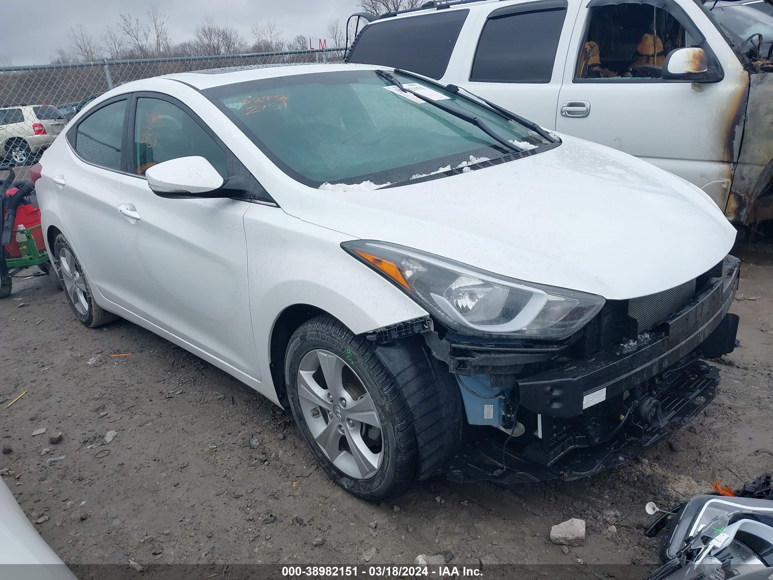 HYUNDAI ELANTRA 2016 5npdh4ae1gh761788