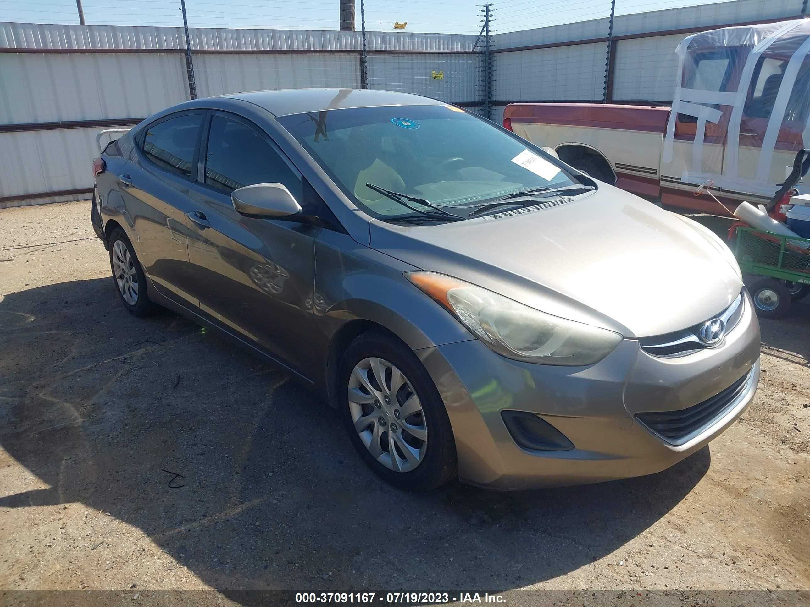 HYUNDAI ELANTRA 2011 5npdh4ae2bh034538