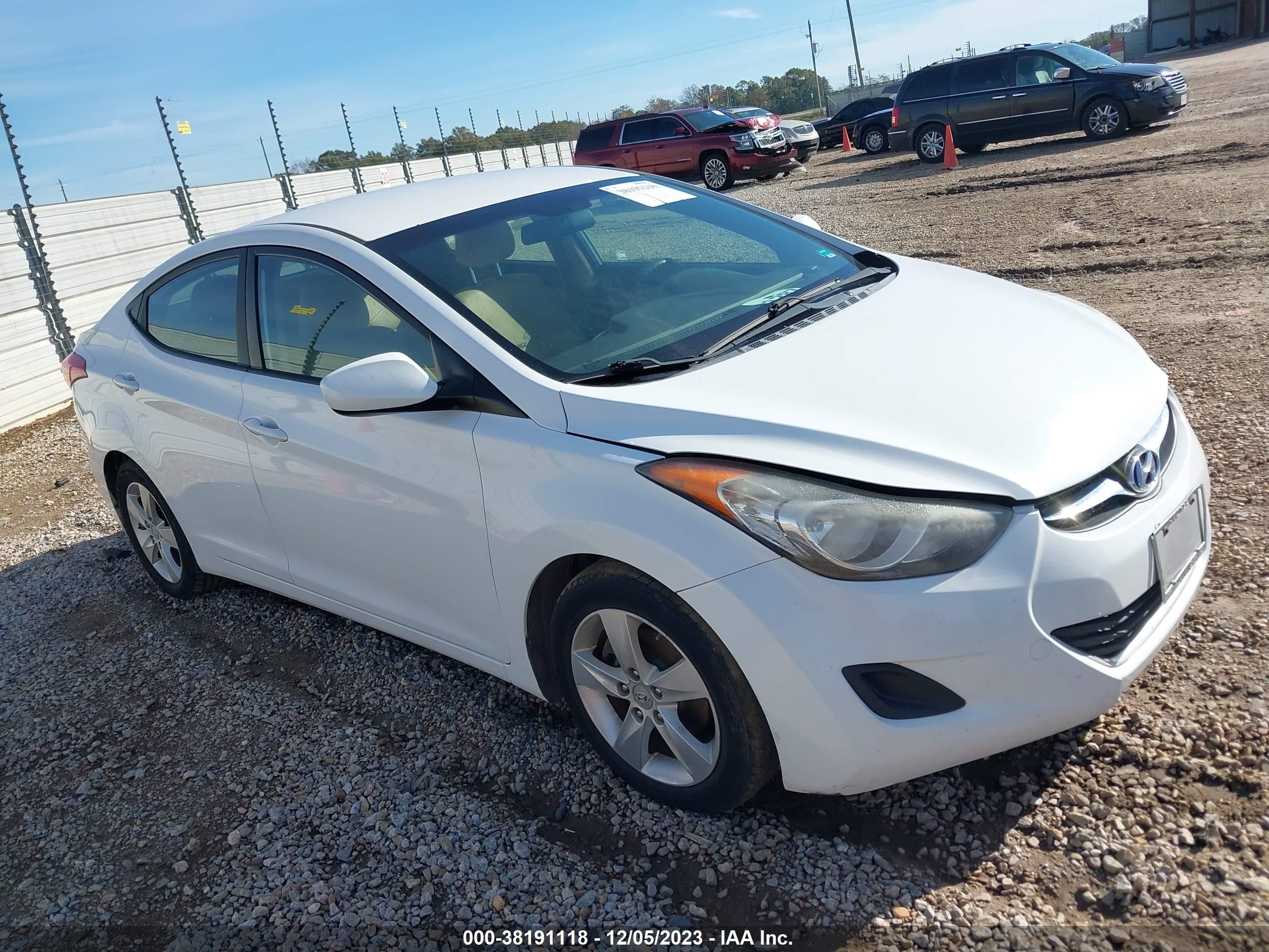 HYUNDAI ELANTRA 2011 5npdh4ae2bh059780