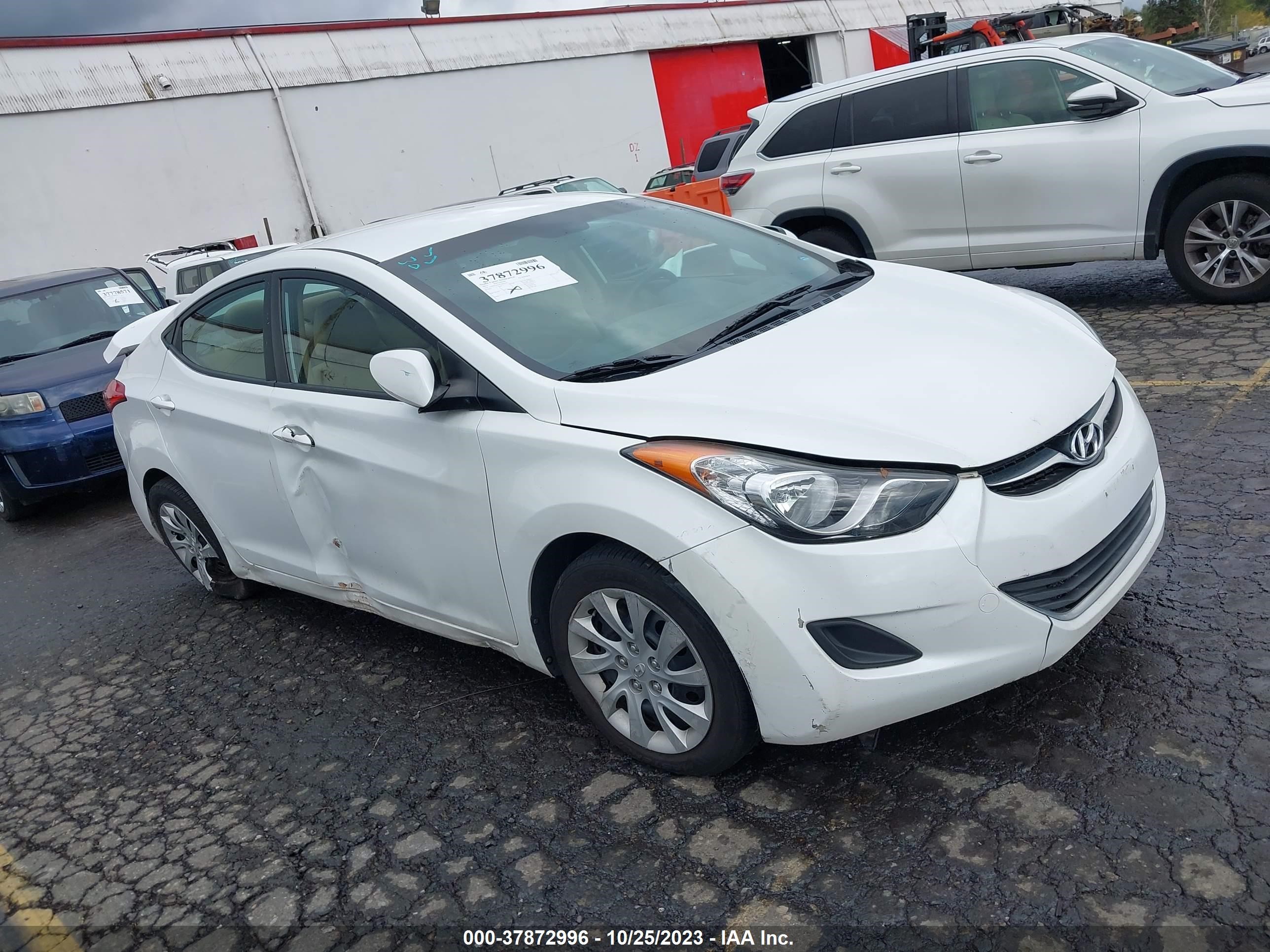 HYUNDAI ELANTRA 2012 5npdh4ae2ch070215