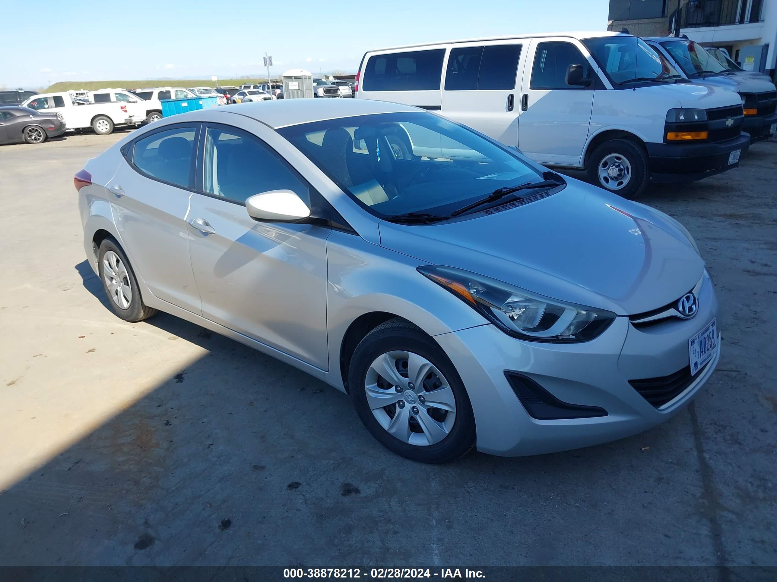 HYUNDAI ELANTRA 2016 5npdh4ae2gh686521