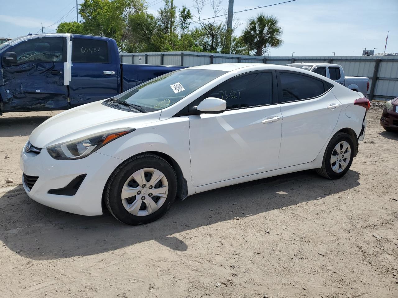 HYUNDAI ELANTRA 2016 5npdh4ae2gh758365