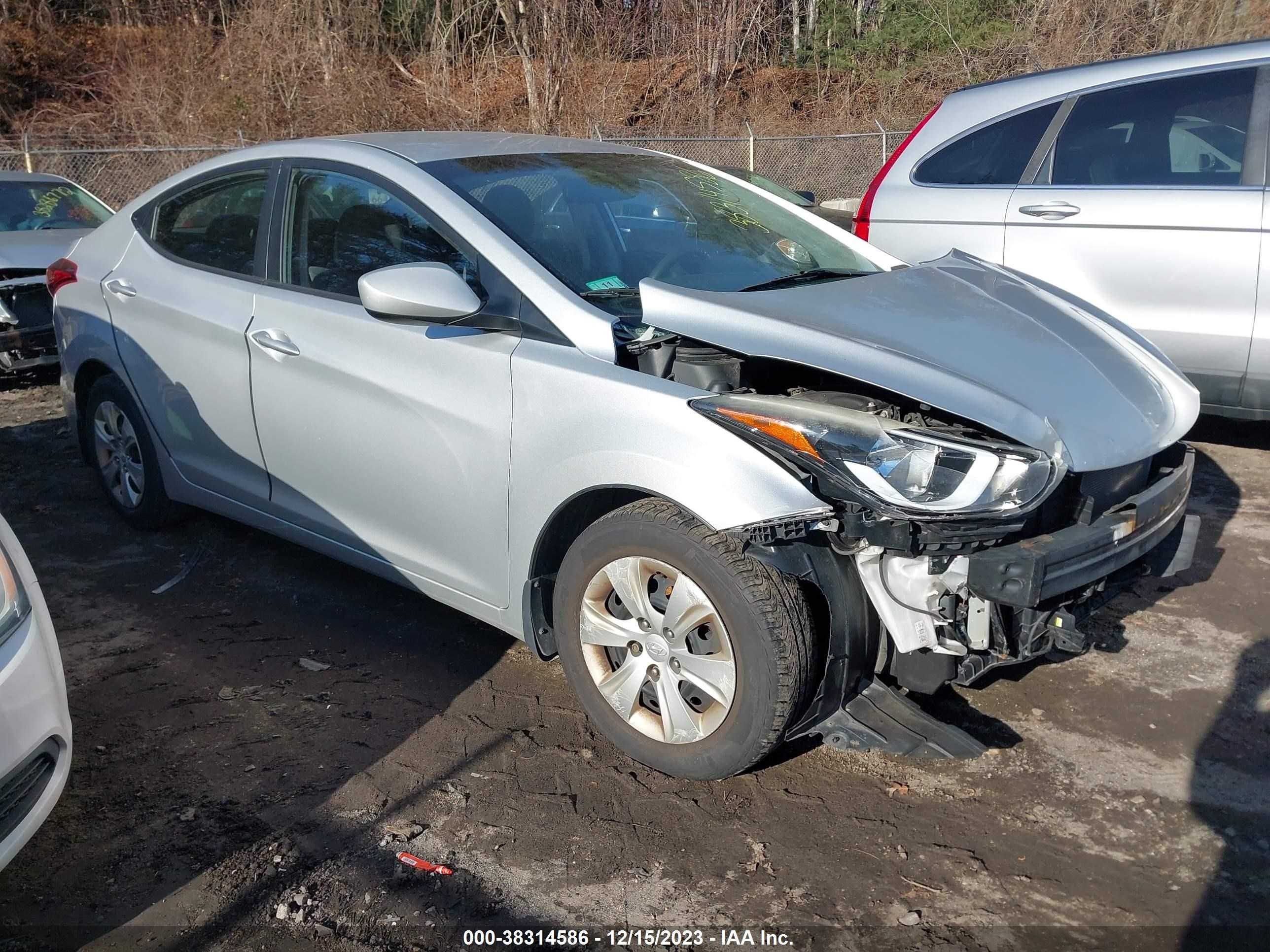 HYUNDAI ELANTRA 2016 5npdh4ae3gh720742