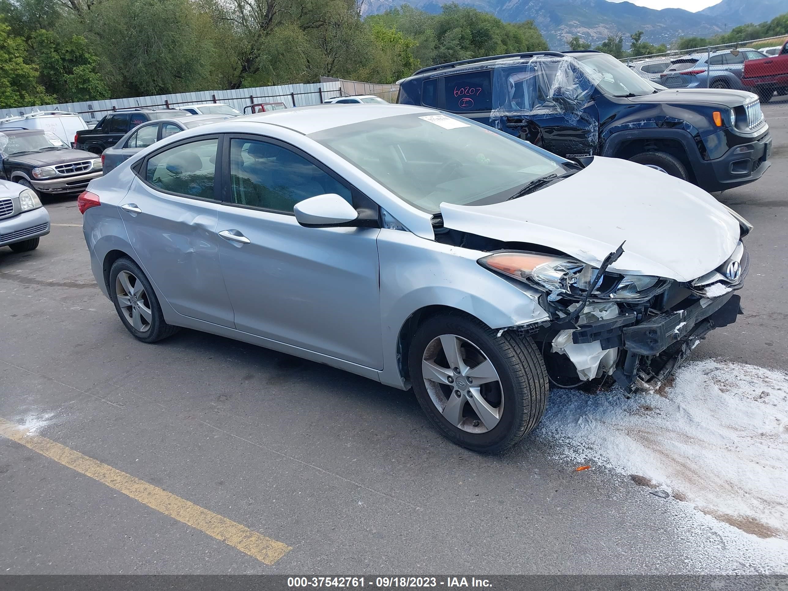 HYUNDAI ELANTRA 2013 5npdh4ae4dh335055