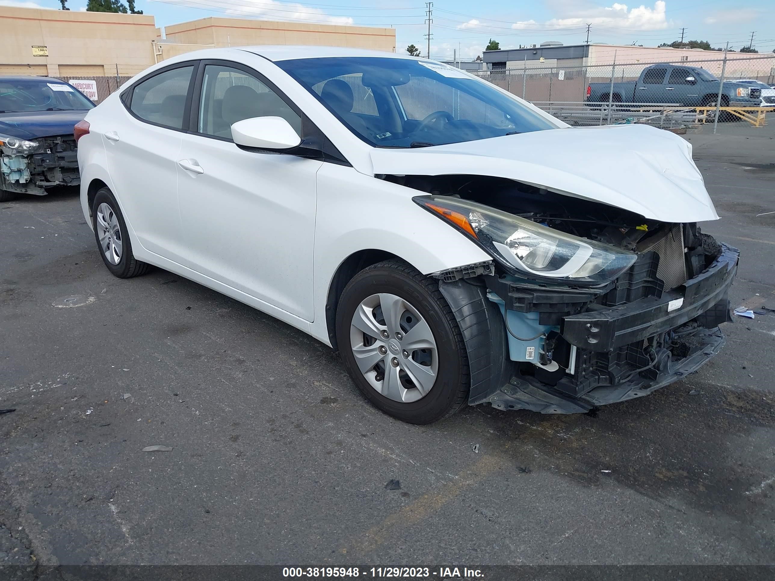 HYUNDAI ELANTRA 2016 5npdh4ae4gh711631