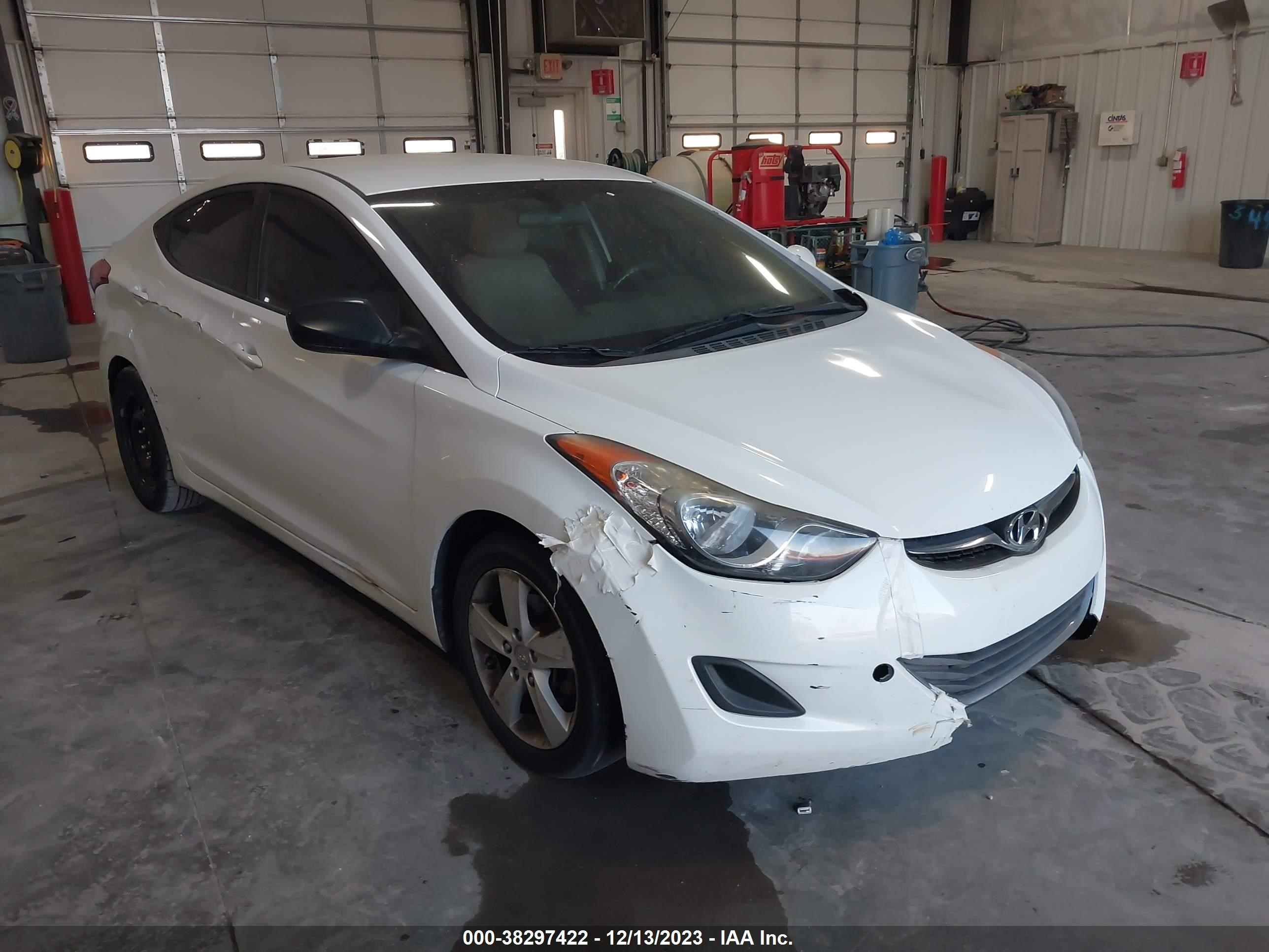 HYUNDAI ELANTRA 2013 5npdh4ae5dh434225