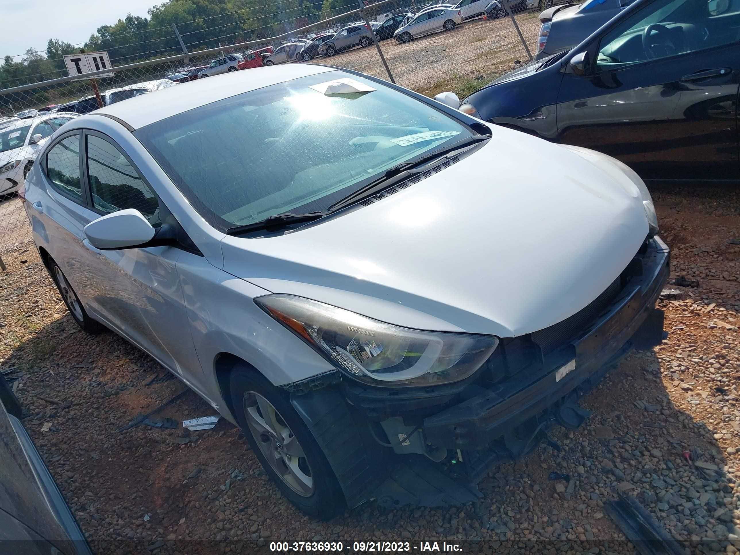 HYUNDAI ELANTRA 2015 5npdh4ae5fh554481