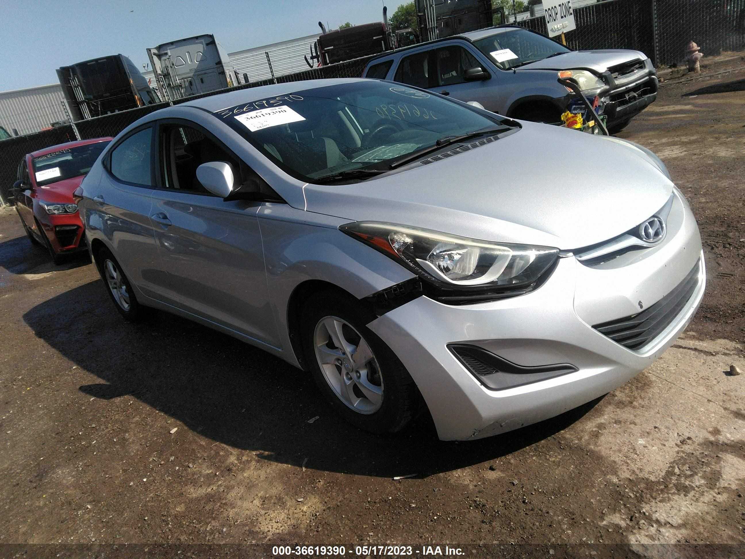 HYUNDAI ELANTRA 2015 5npdh4ae5fh649459