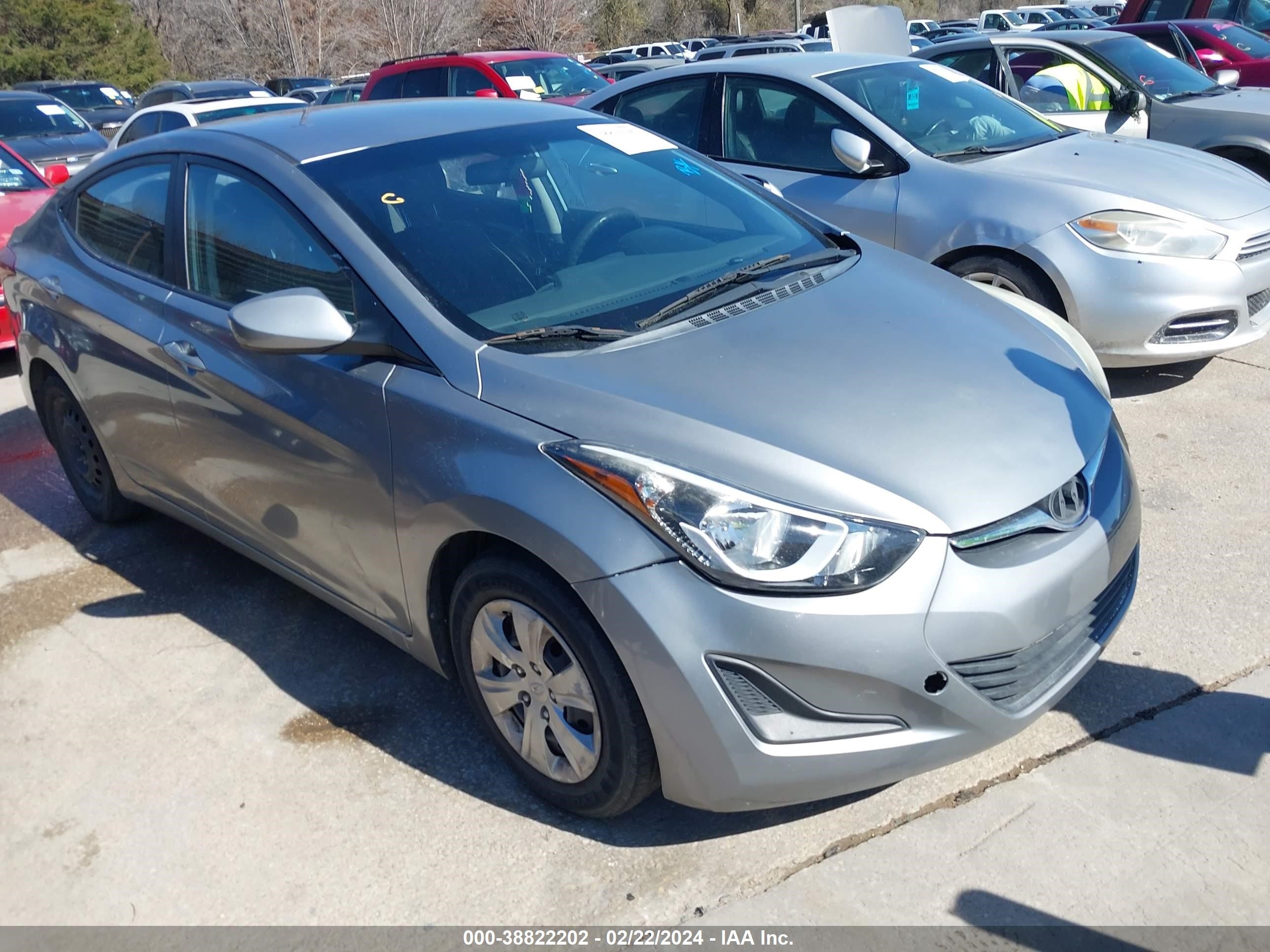 HYUNDAI ELANTRA 2016 5npdh4ae5gh700959