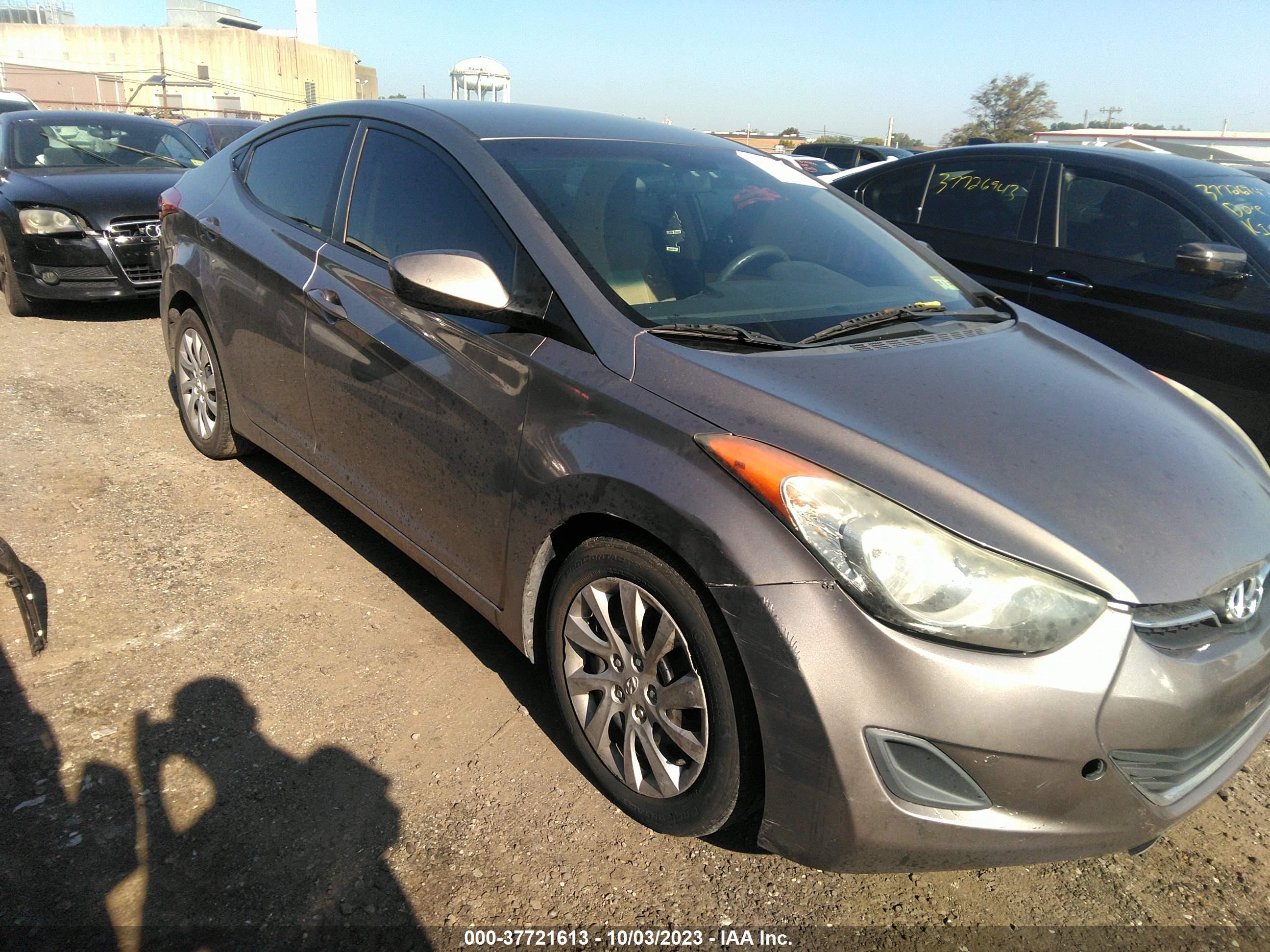 HYUNDAI ELANTRA 2011 5npdh4ae6bh024627