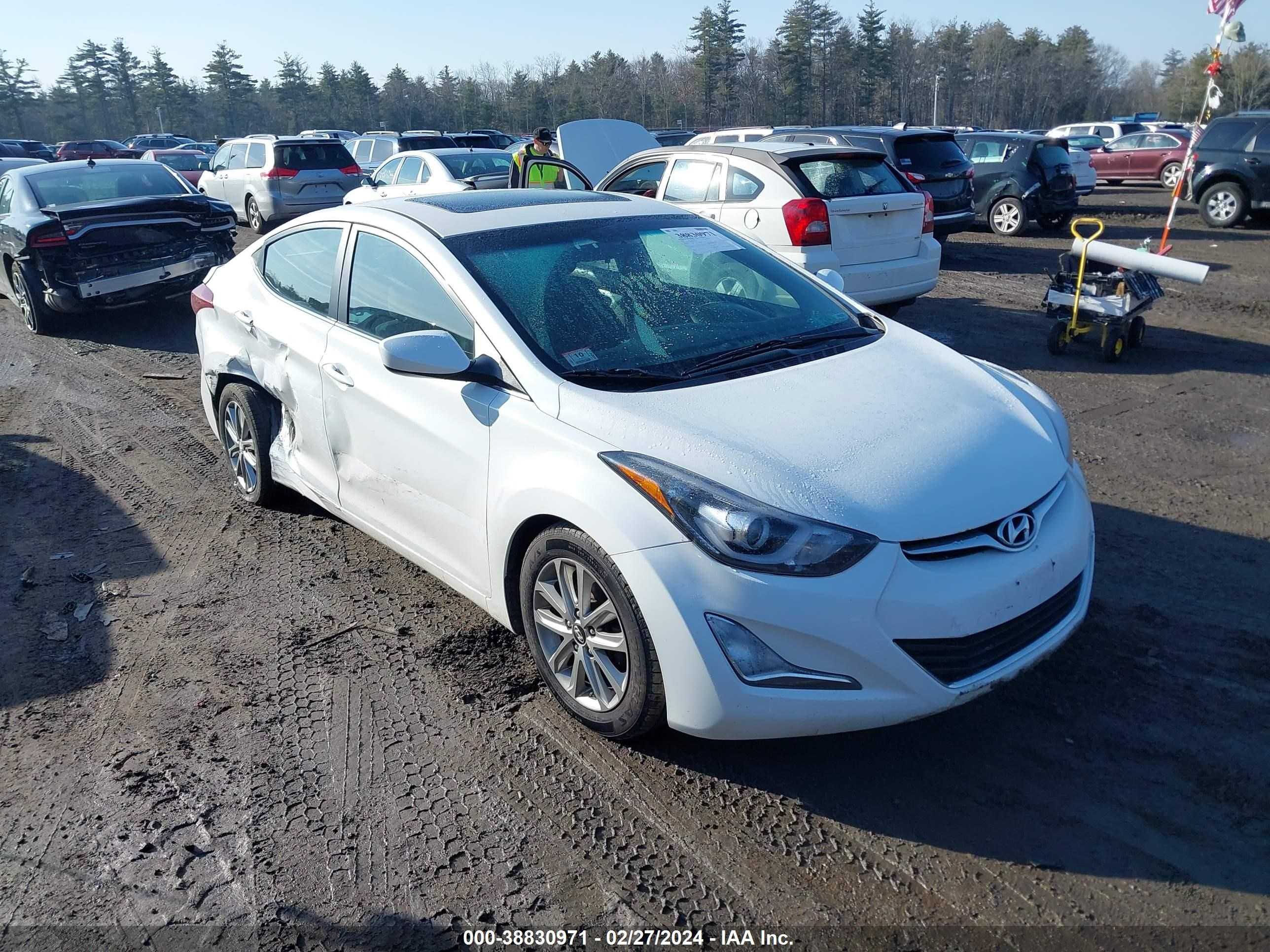 HYUNDAI ELANTRA 2015 5npdh4ae6fh574156