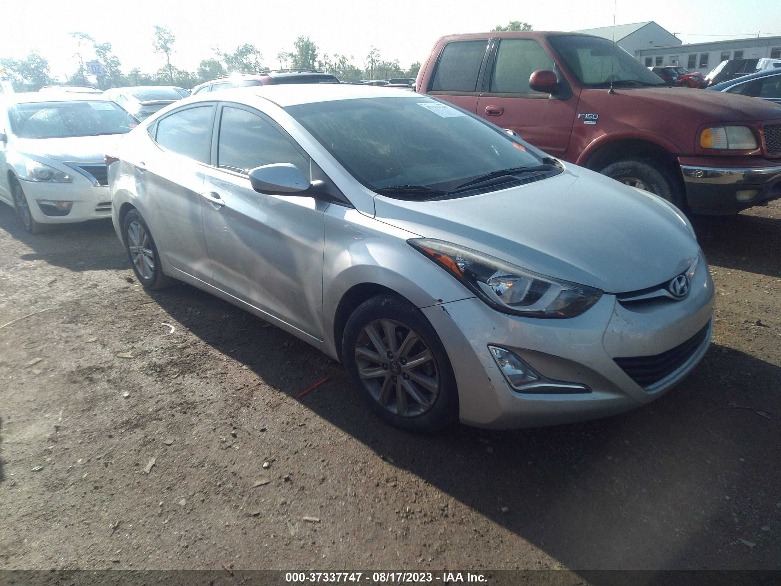 HYUNDAI ELANTRA 2015 5npdh4ae6fh582855