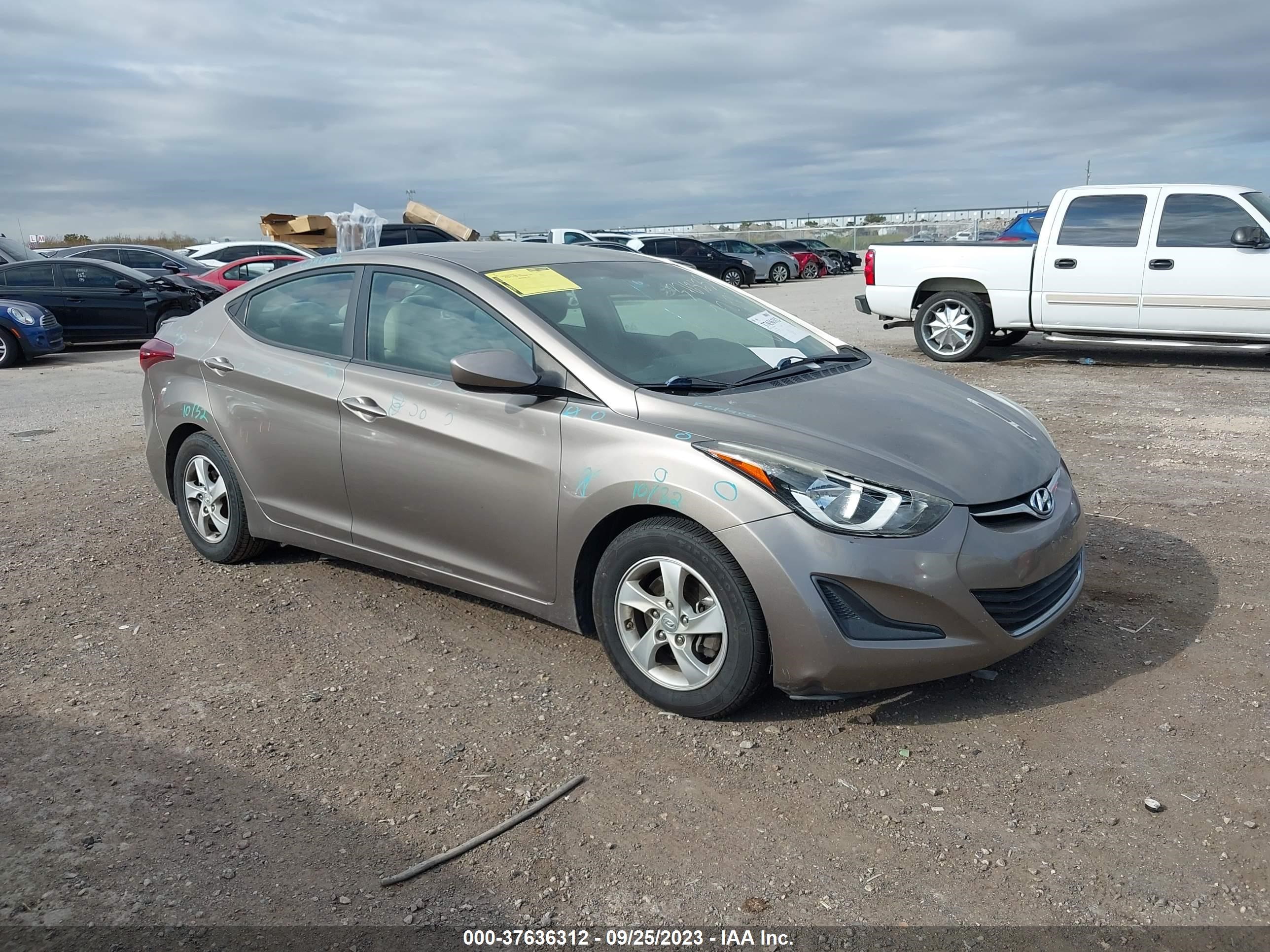 HYUNDAI ELANTRA 2015 5npdh4ae7fh588499