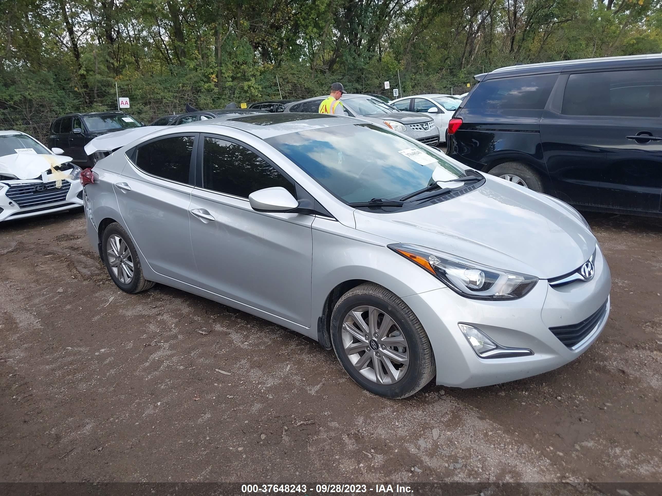 HYUNDAI ELANTRA 2015 5npdh4ae7fh599518