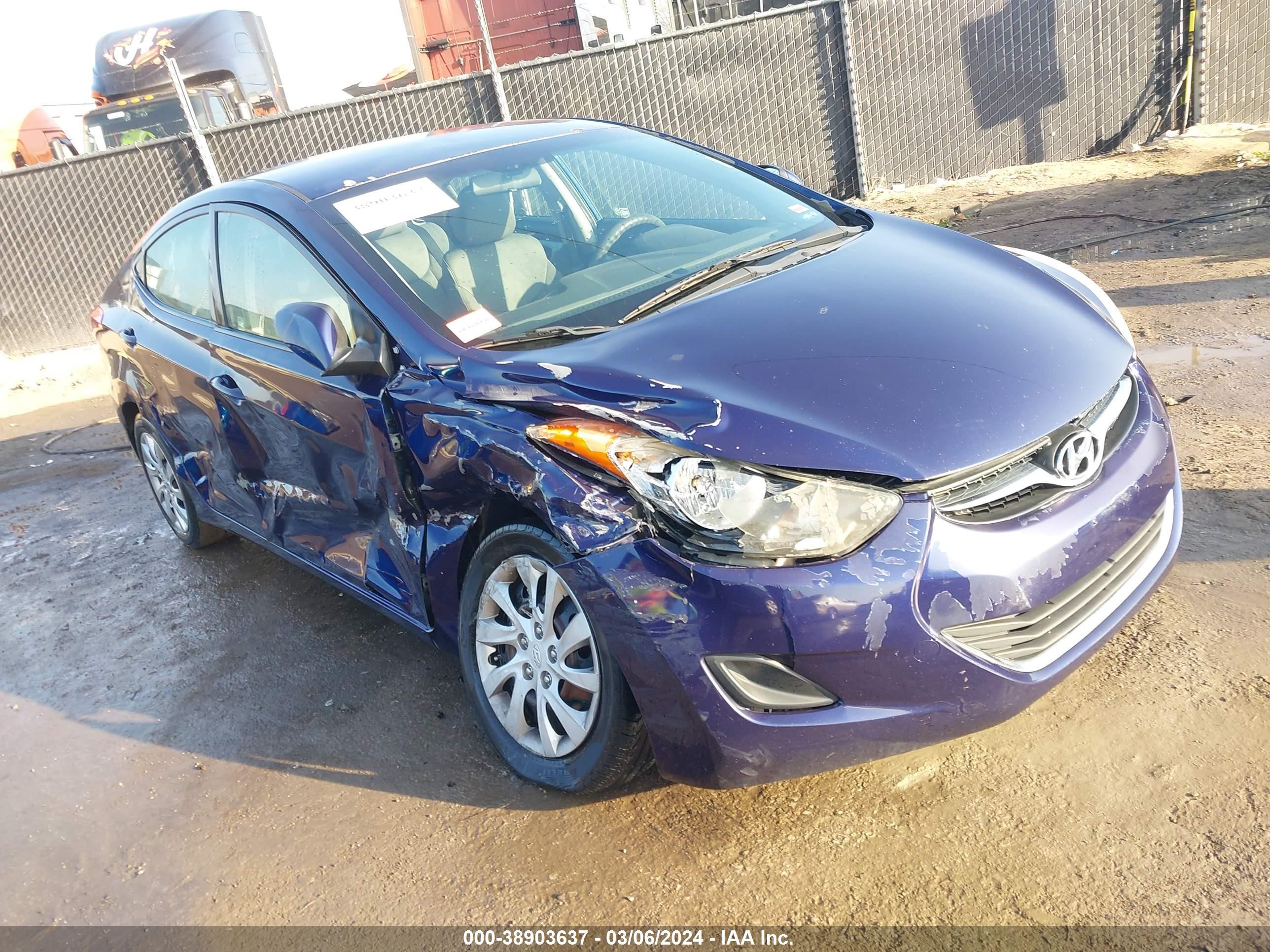 HYUNDAI ELANTRA 2011 5npdh4ae8bh046161