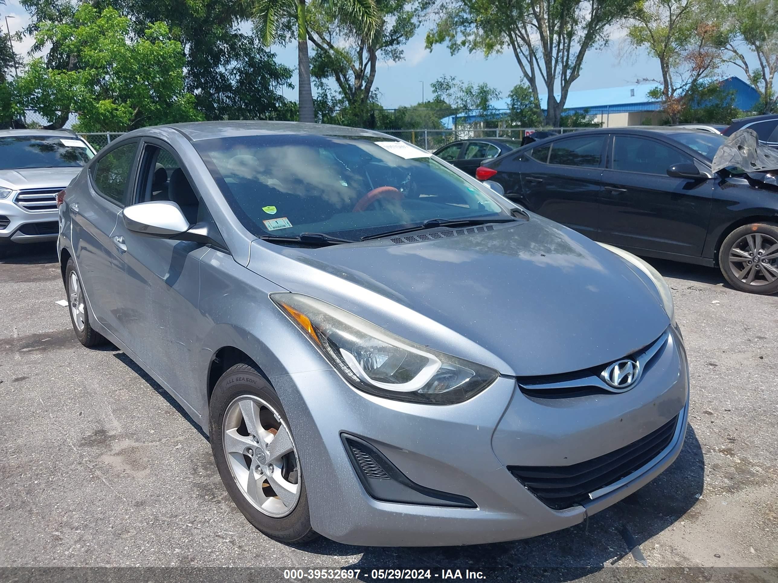 HYUNDAI ELANTRA 2015 5npdh4ae8fh559335