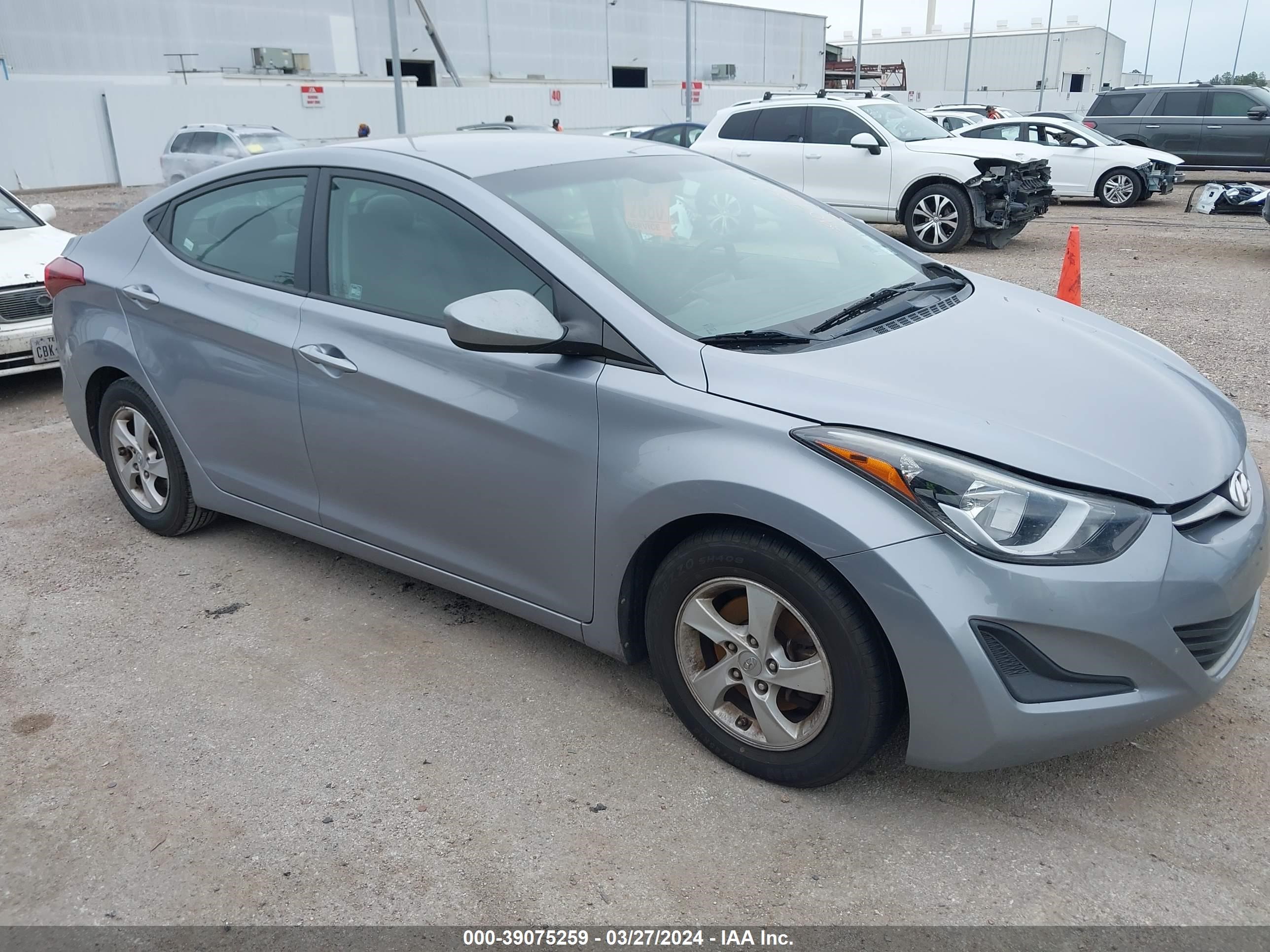 HYUNDAI ELANTRA 2015 5npdh4ae8fh652484