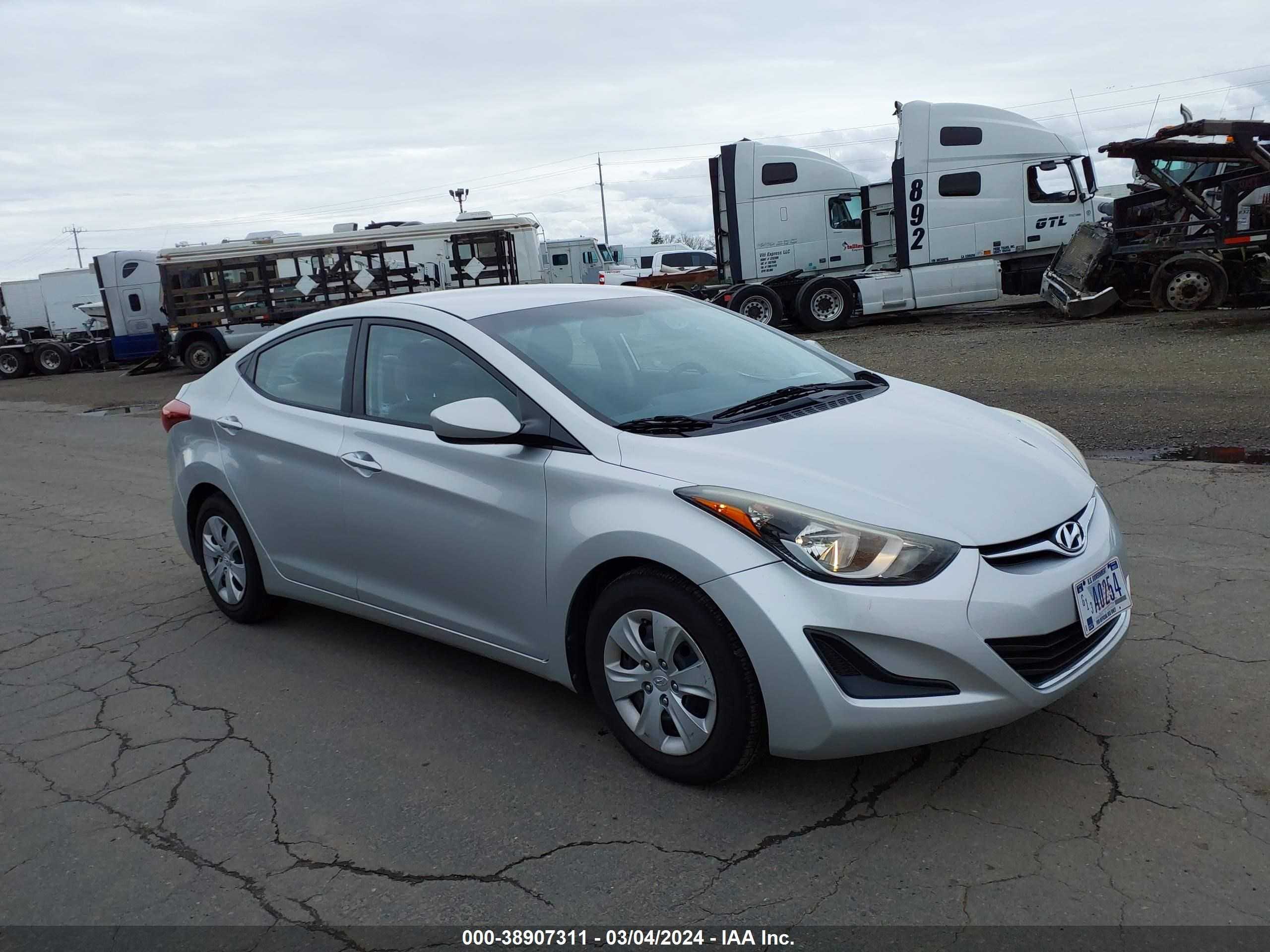 HYUNDAI ELANTRA 2016 5npdh4ae8gh682201