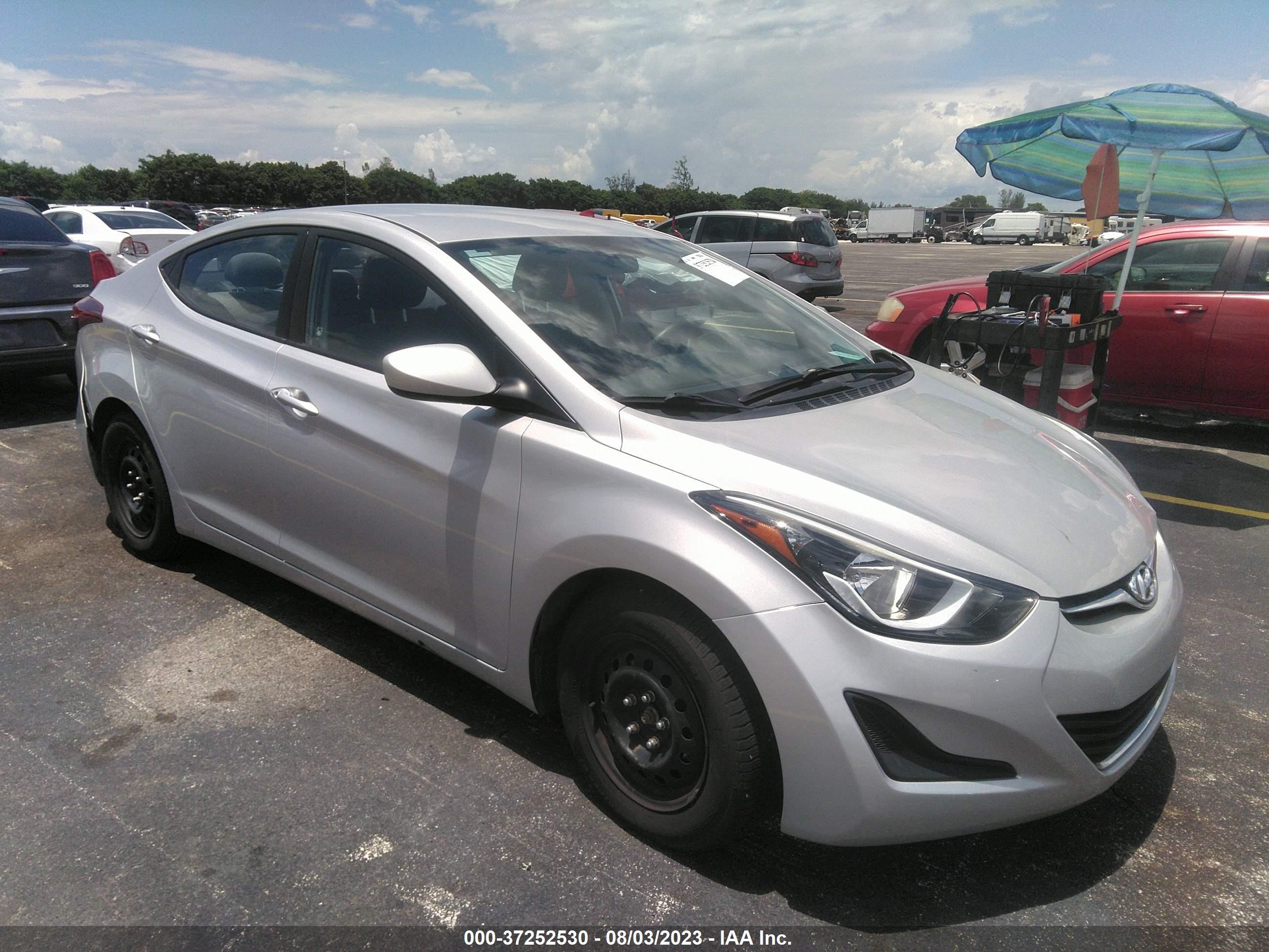 HYUNDAI ELANTRA 2016 5npdh4ae8gh728027