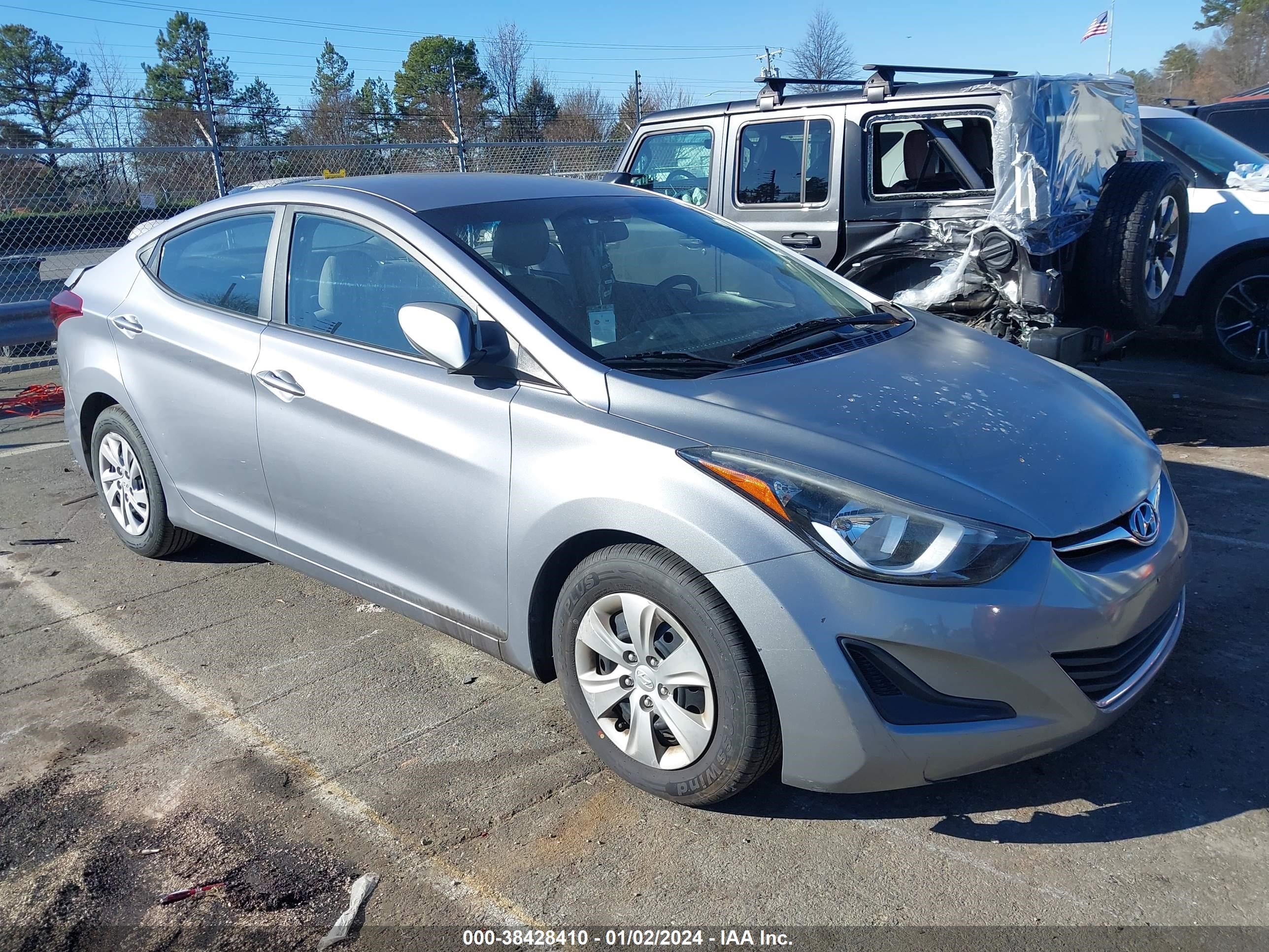 HYUNDAI ELANTRA 2016 5npdh4ae8gh738637