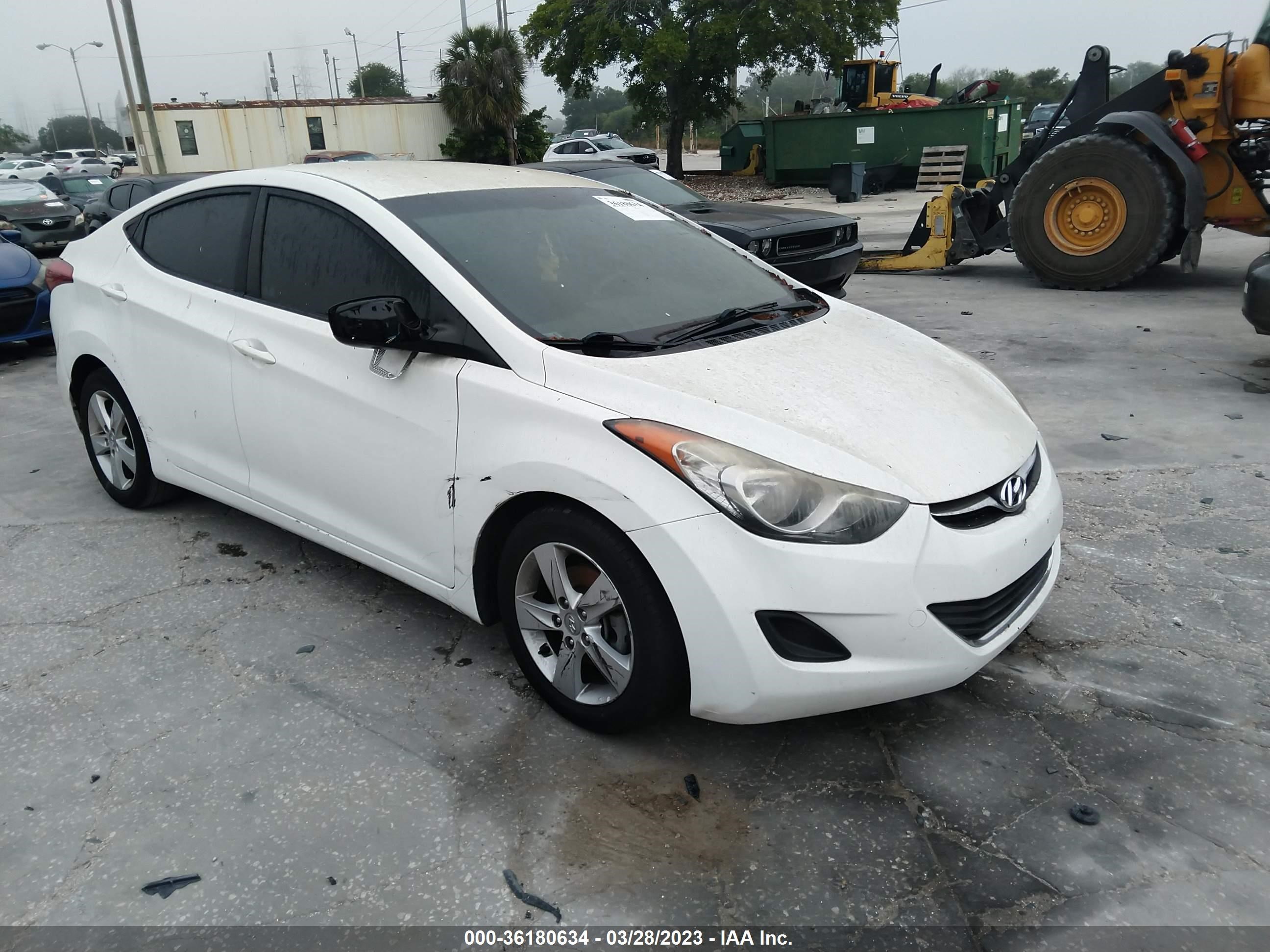 HYUNDAI ELANTRA 2013 5npdh4ae9dh372750