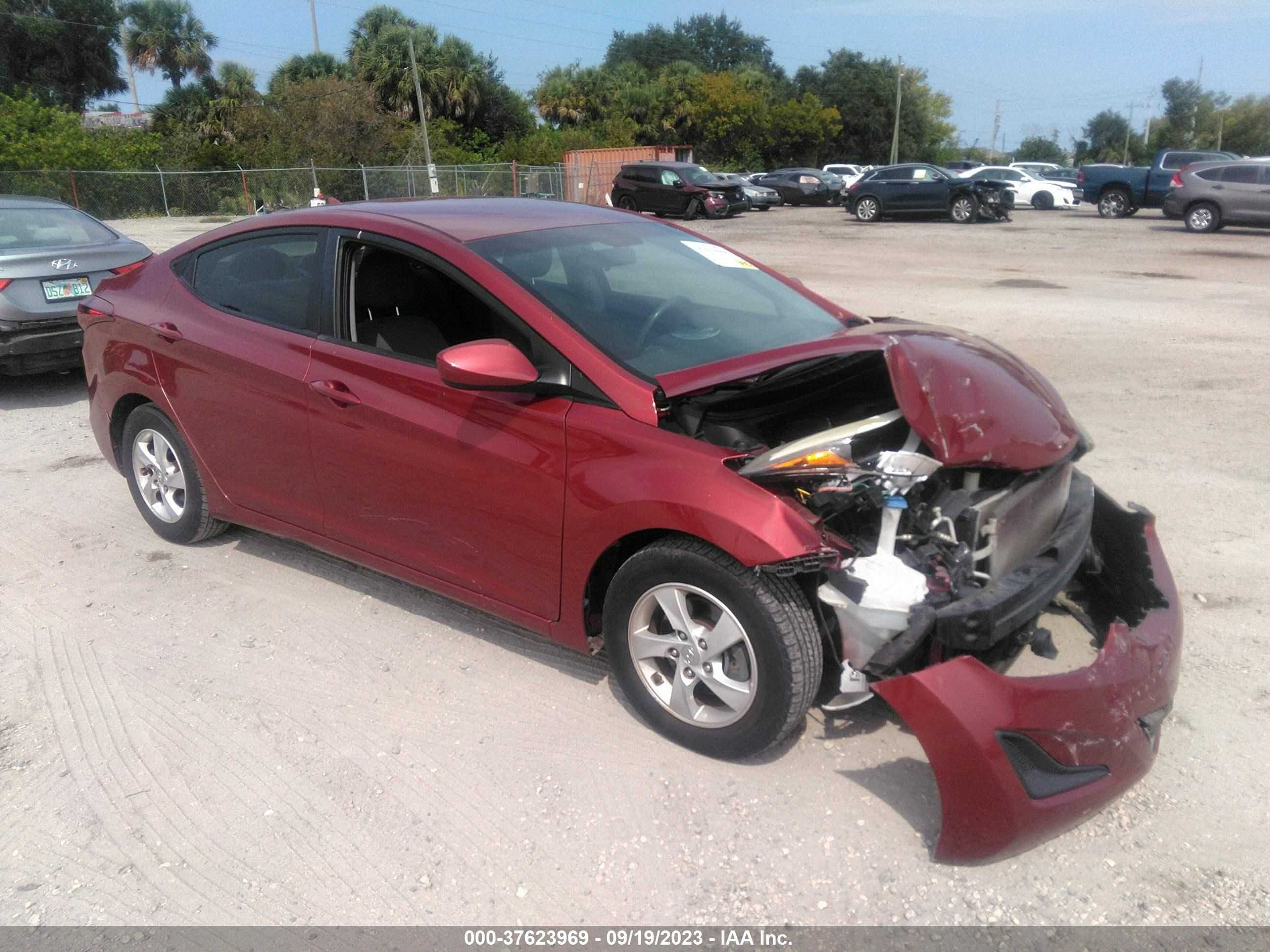 HYUNDAI ELANTRA 2015 5npdh4ae9fh651490