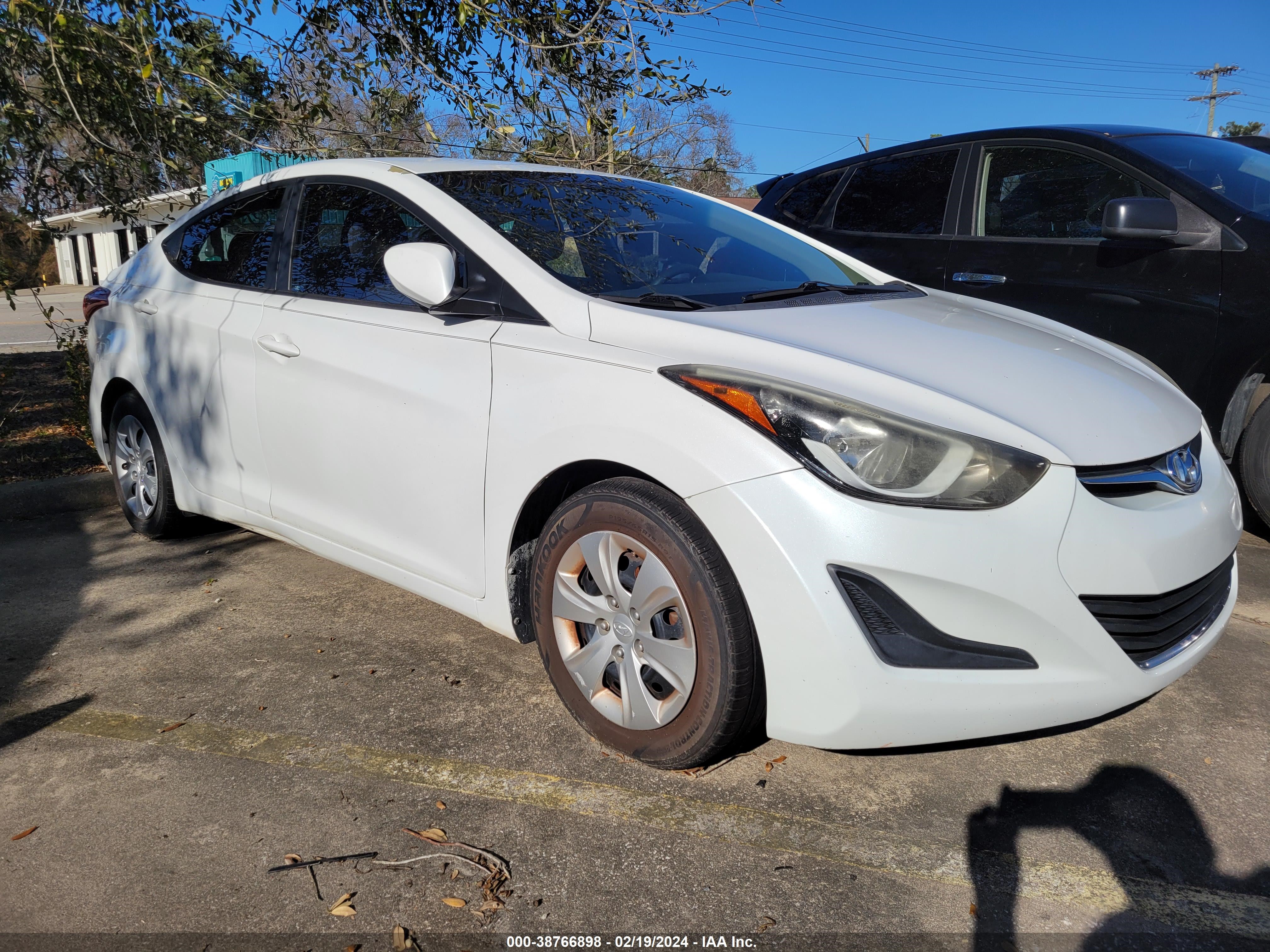 HYUNDAI ELANTRA 2016 5npdh4ae9gh712368