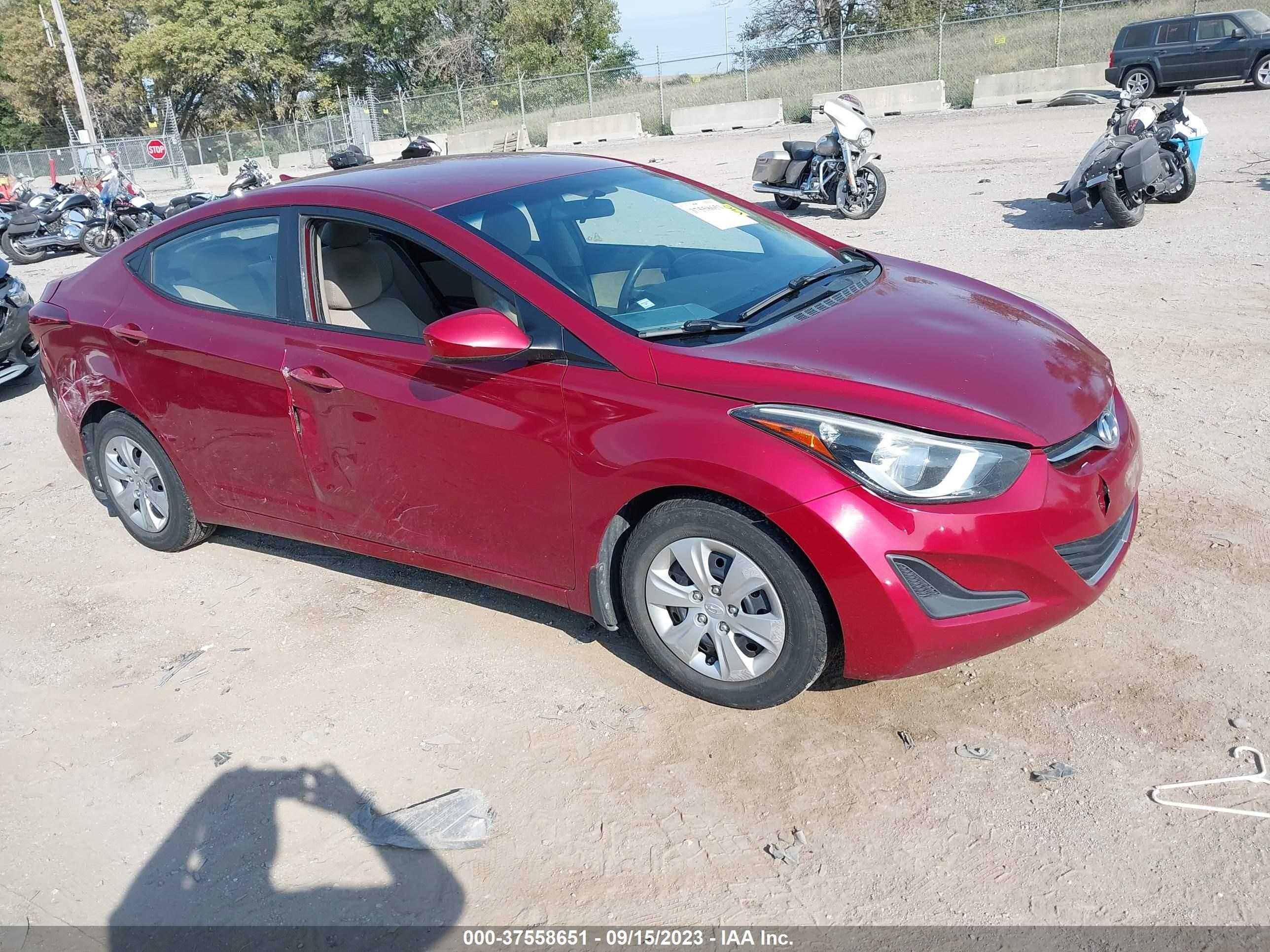 HYUNDAI ELANTRA 2016 5npdh4ae9gh791380