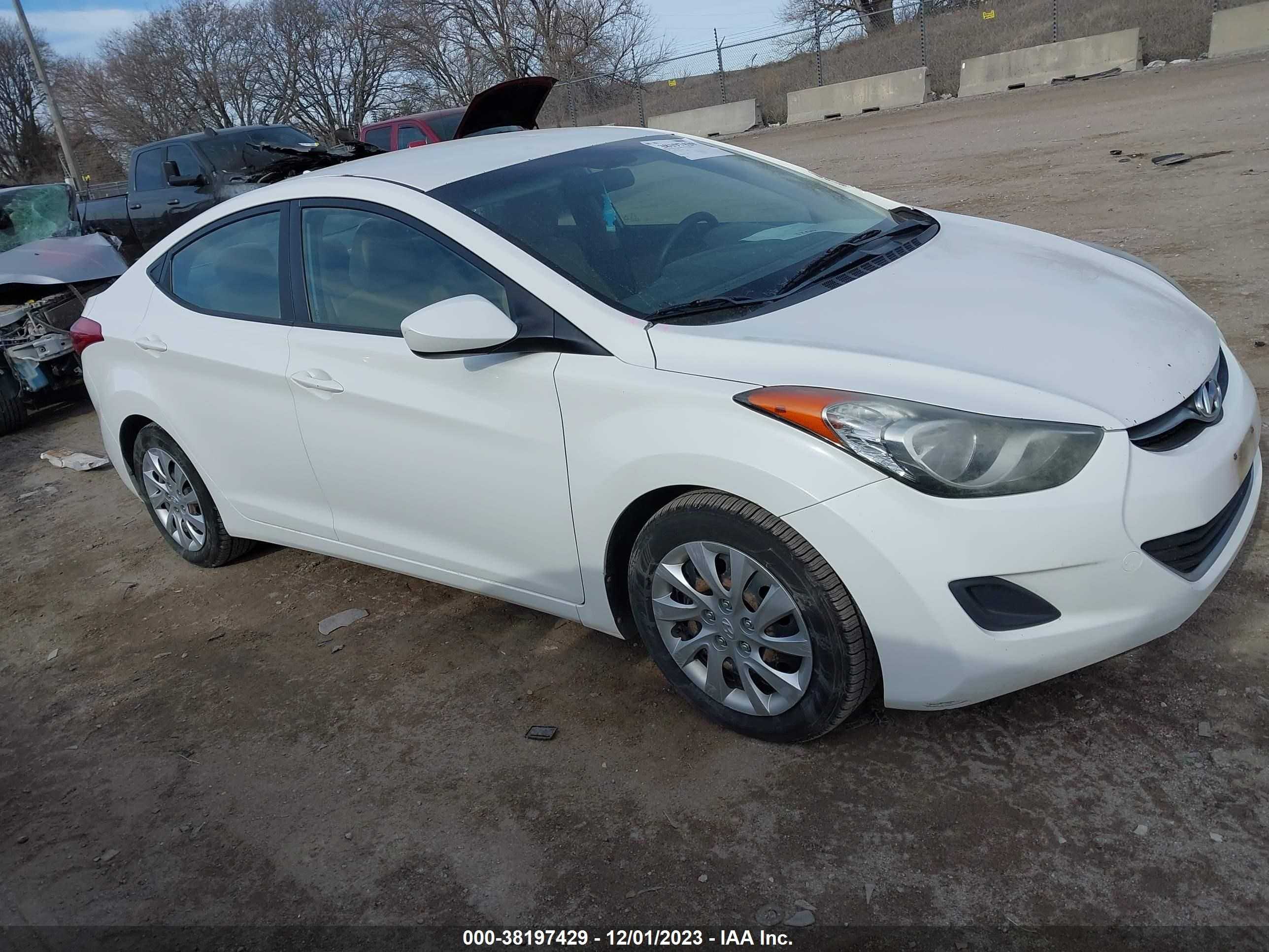 HYUNDAI ELANTRA 2011 5npdh4aexbh024789