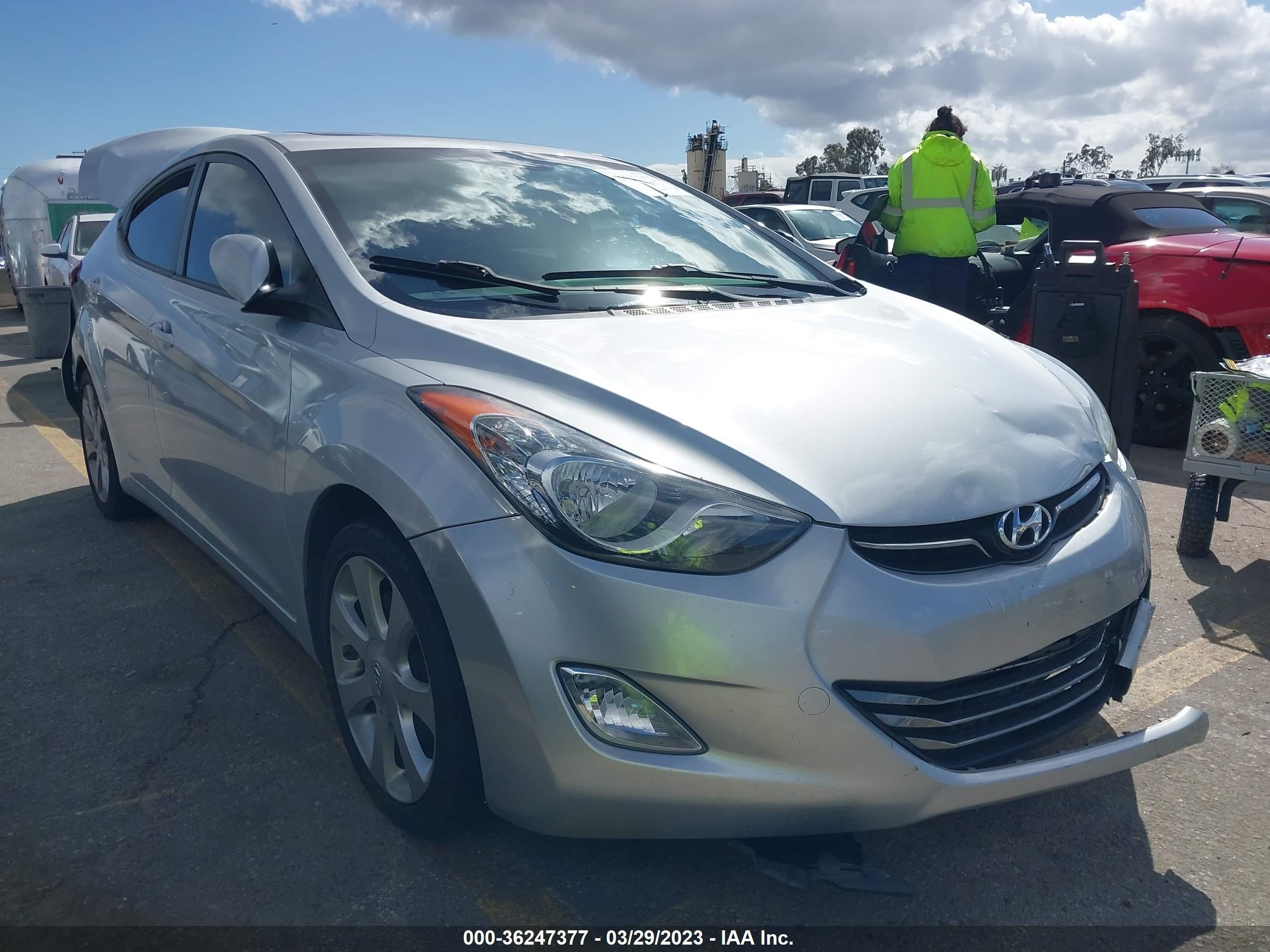 HYUNDAI ELANTRA 2011 5npdh4aexbh044508