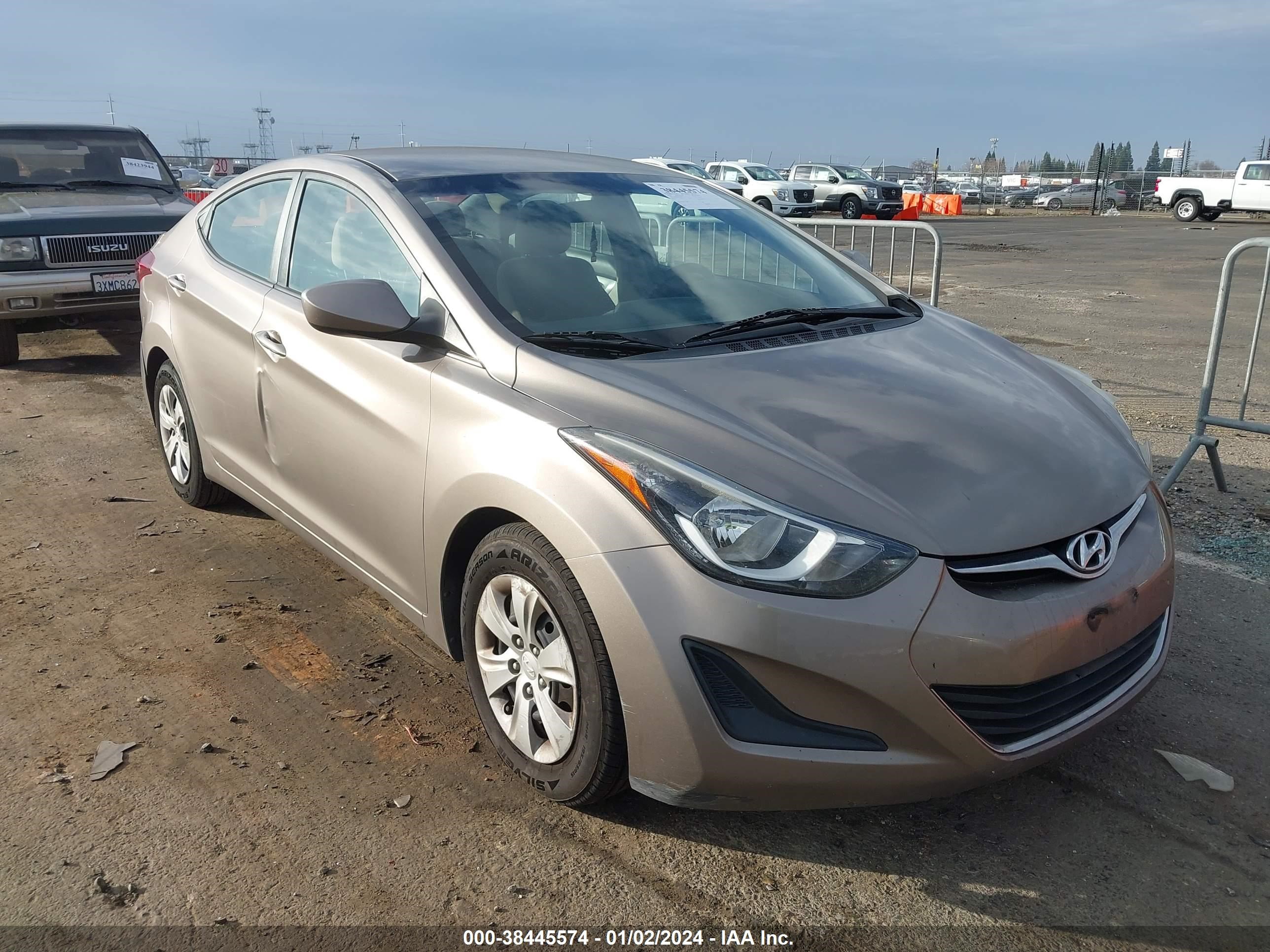 HYUNDAI ELANTRA 2016 5npdh4aexgh715179