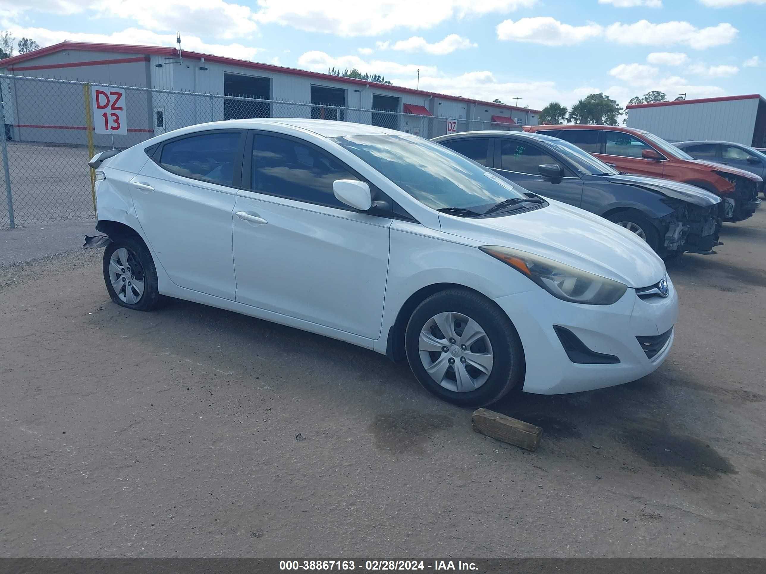 HYUNDAI ELANTRA 2016 5npdh4aexgh720527