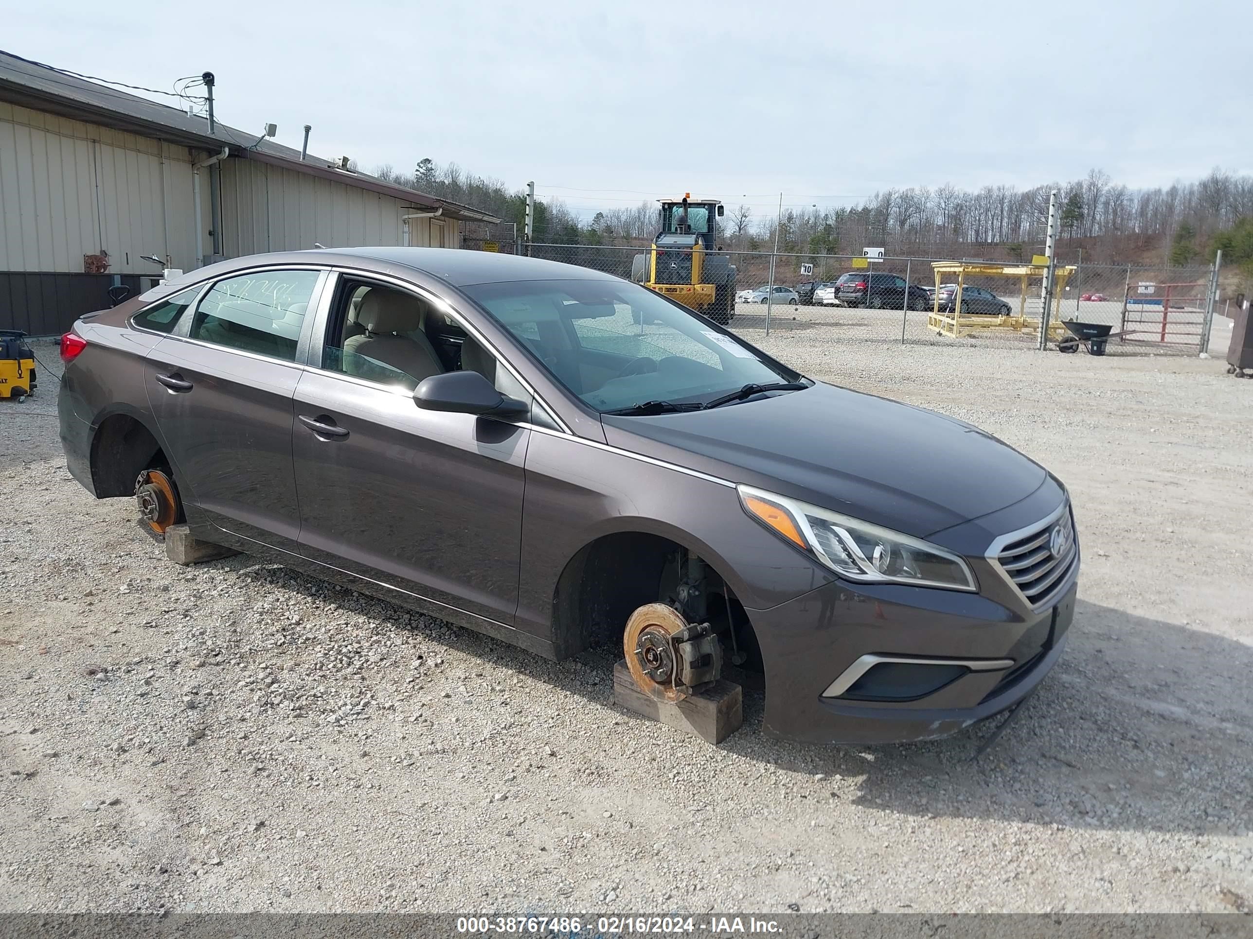 HYUNDAI SONATA 2017 5npe24af0hh584070