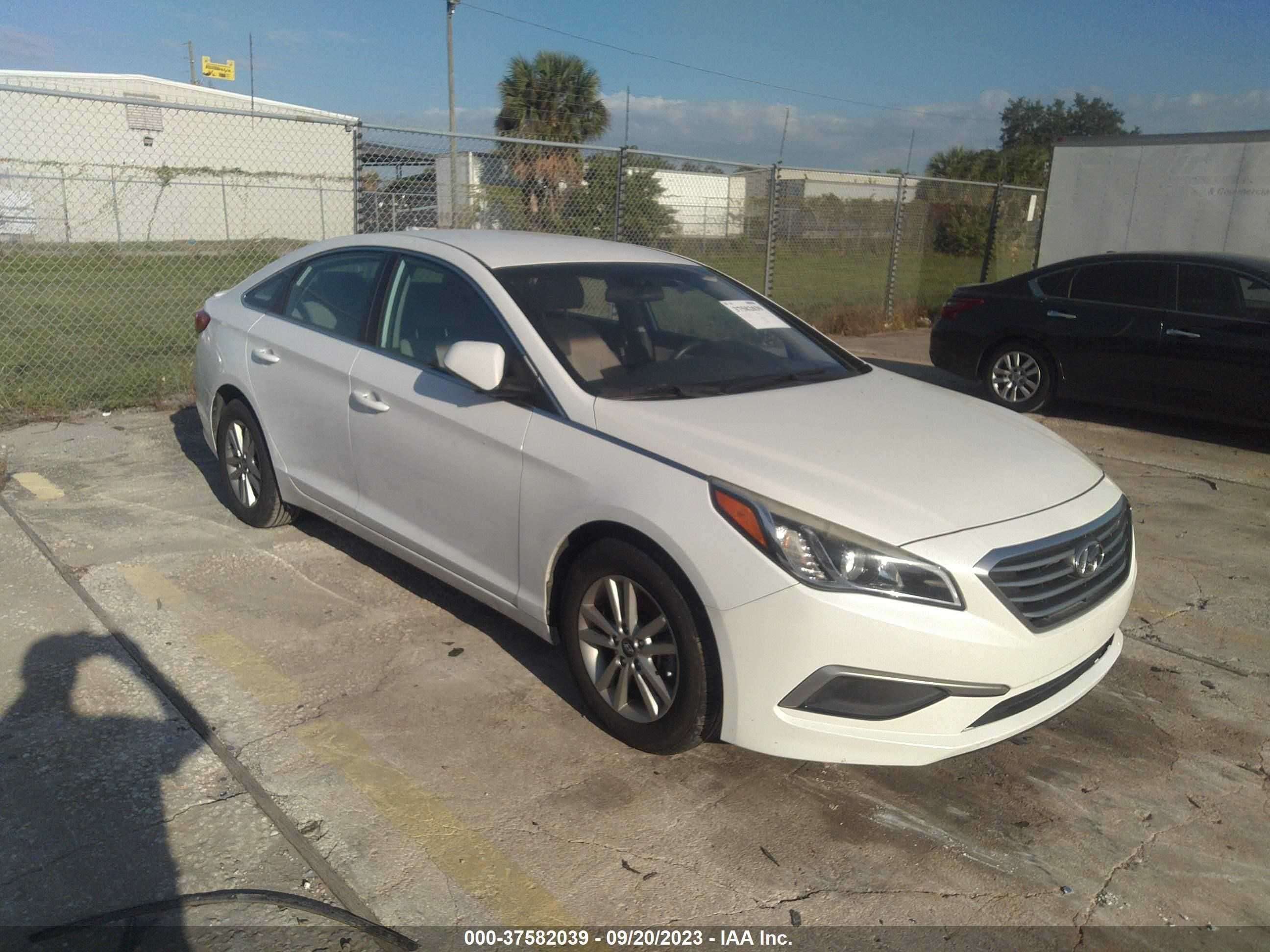 HYUNDAI SONATA 2017 5npe24af1hh497469