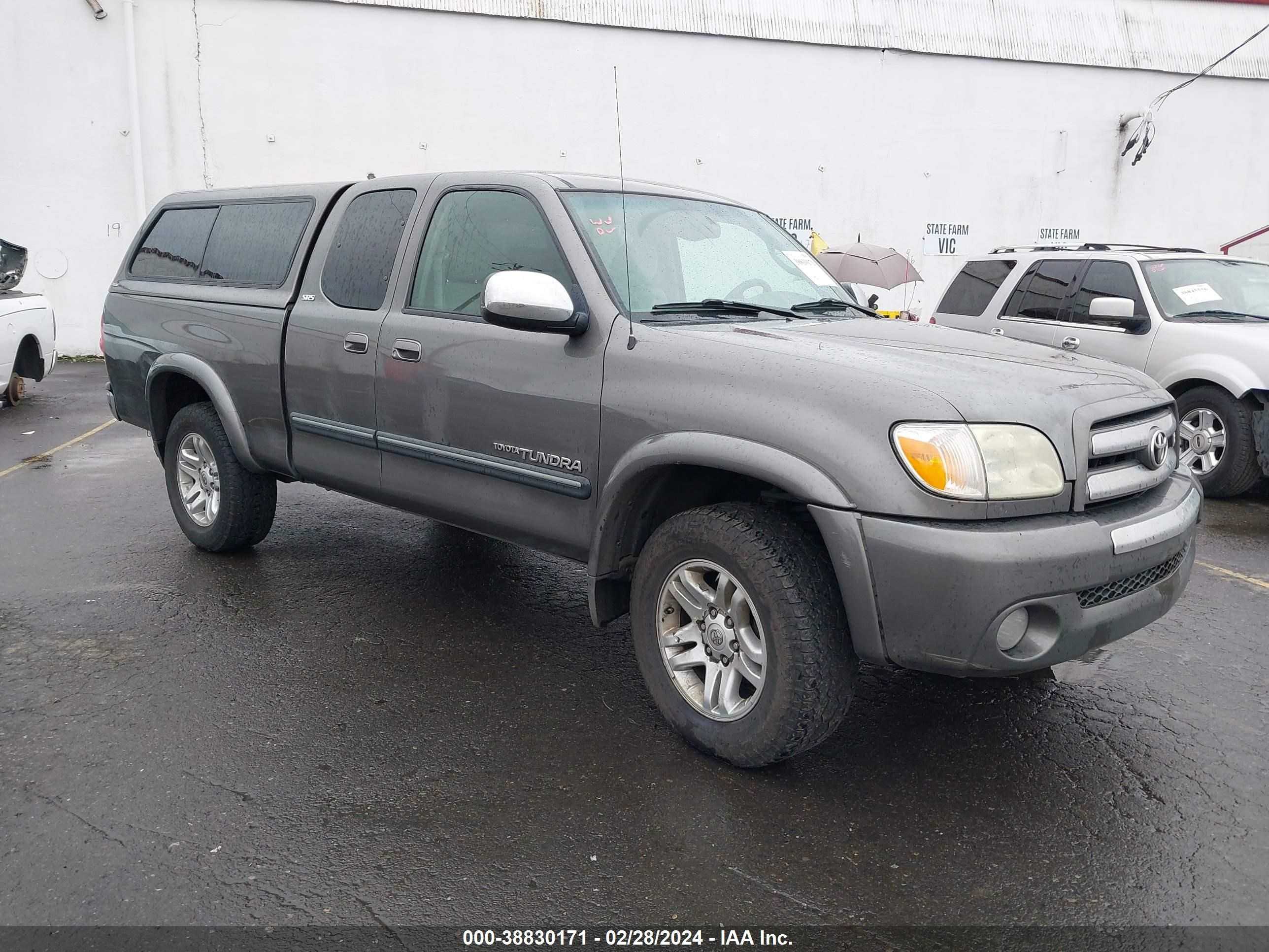 TOYOTA TUNDRA 2005 5tbbt44105s470696