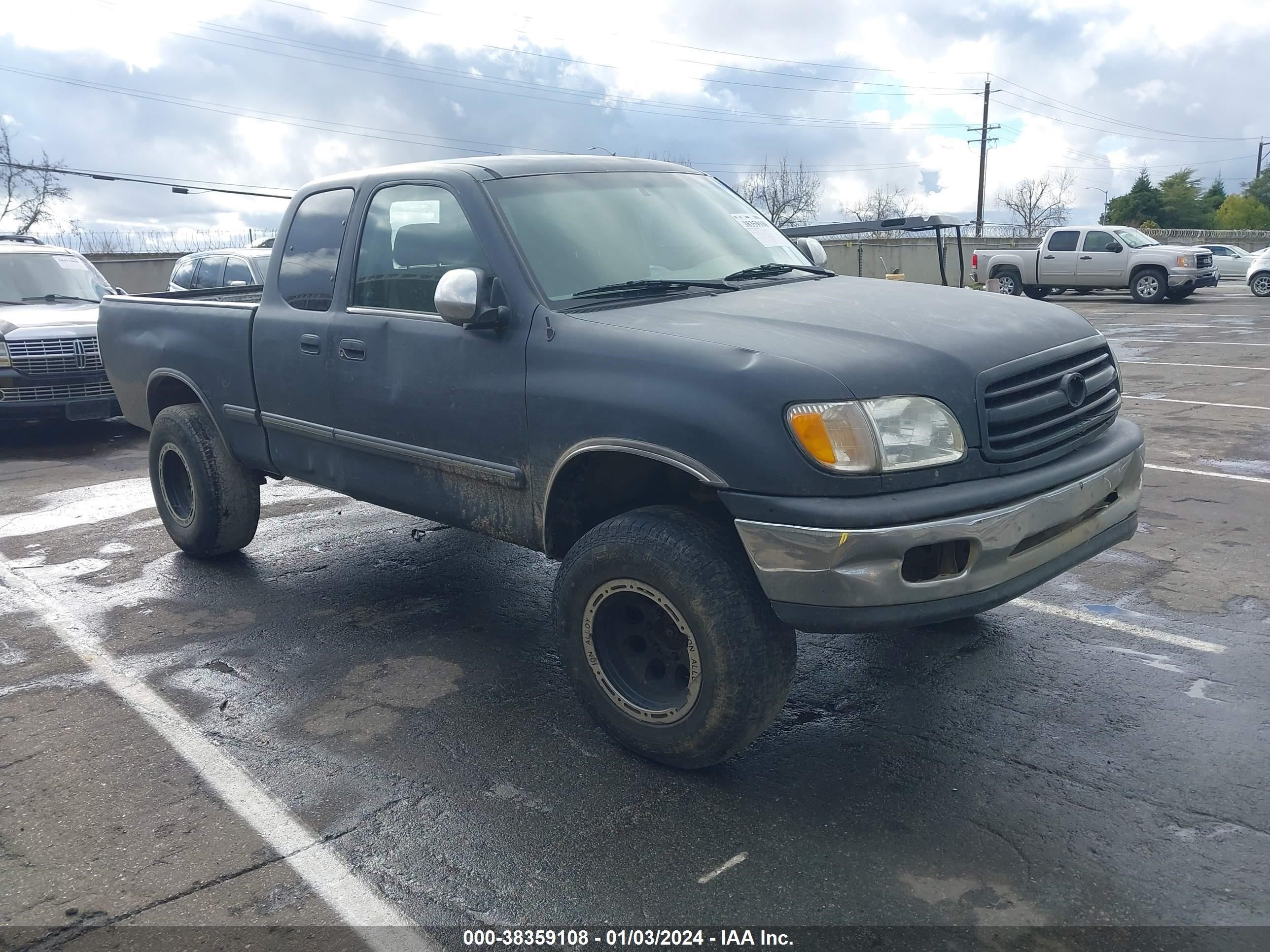 TOYOTA TUNDRA 2000 5tbbt4411ys002111