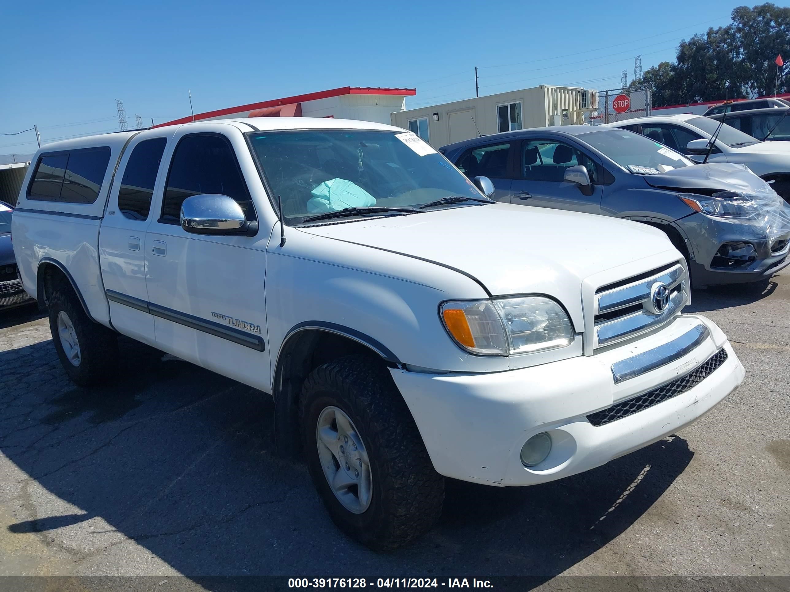 TOYOTA TUNDRA 2003 5tbbt44133s340571