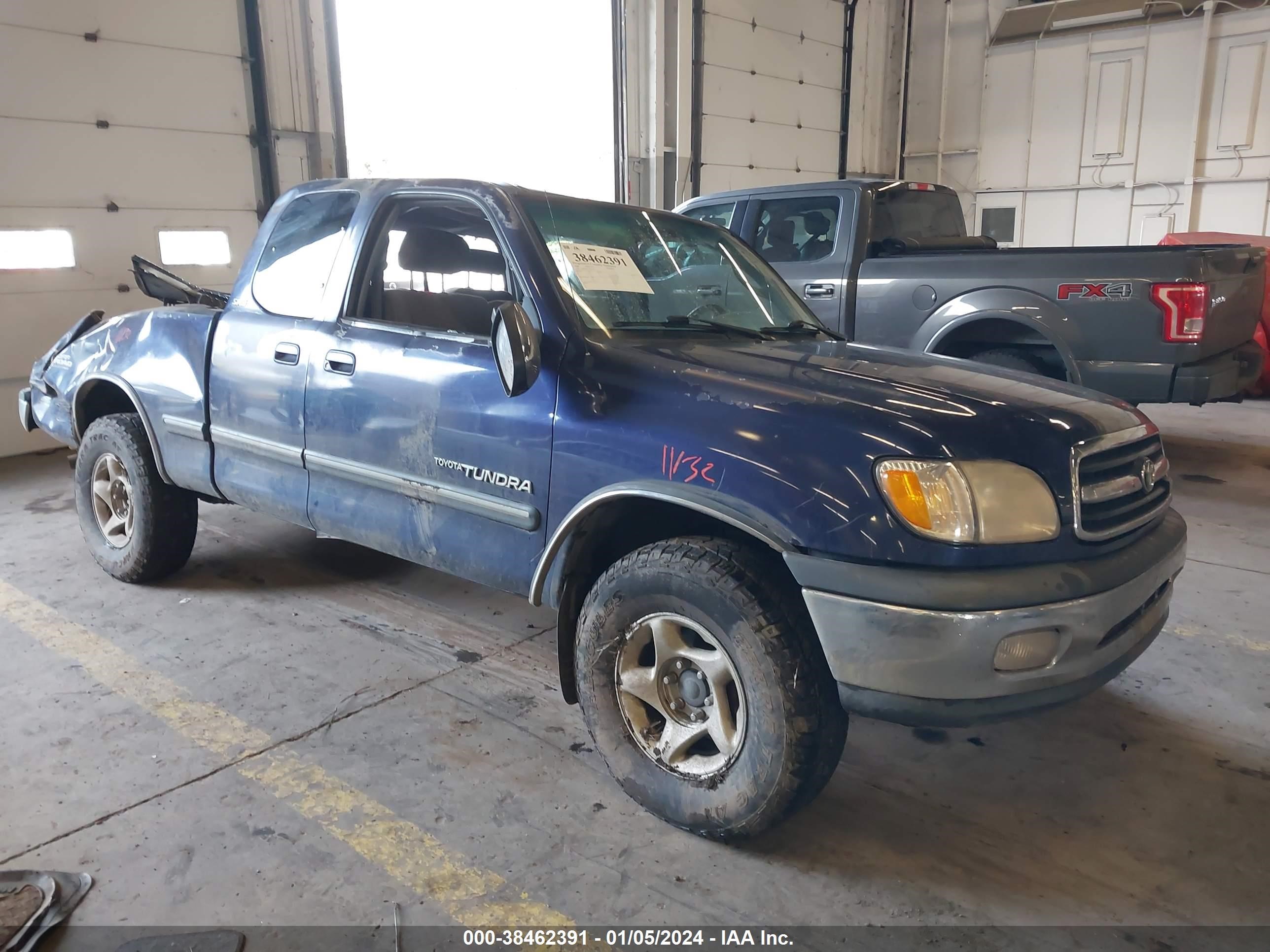 TOYOTA TUNDRA 2000 5tbbt4415ys052865