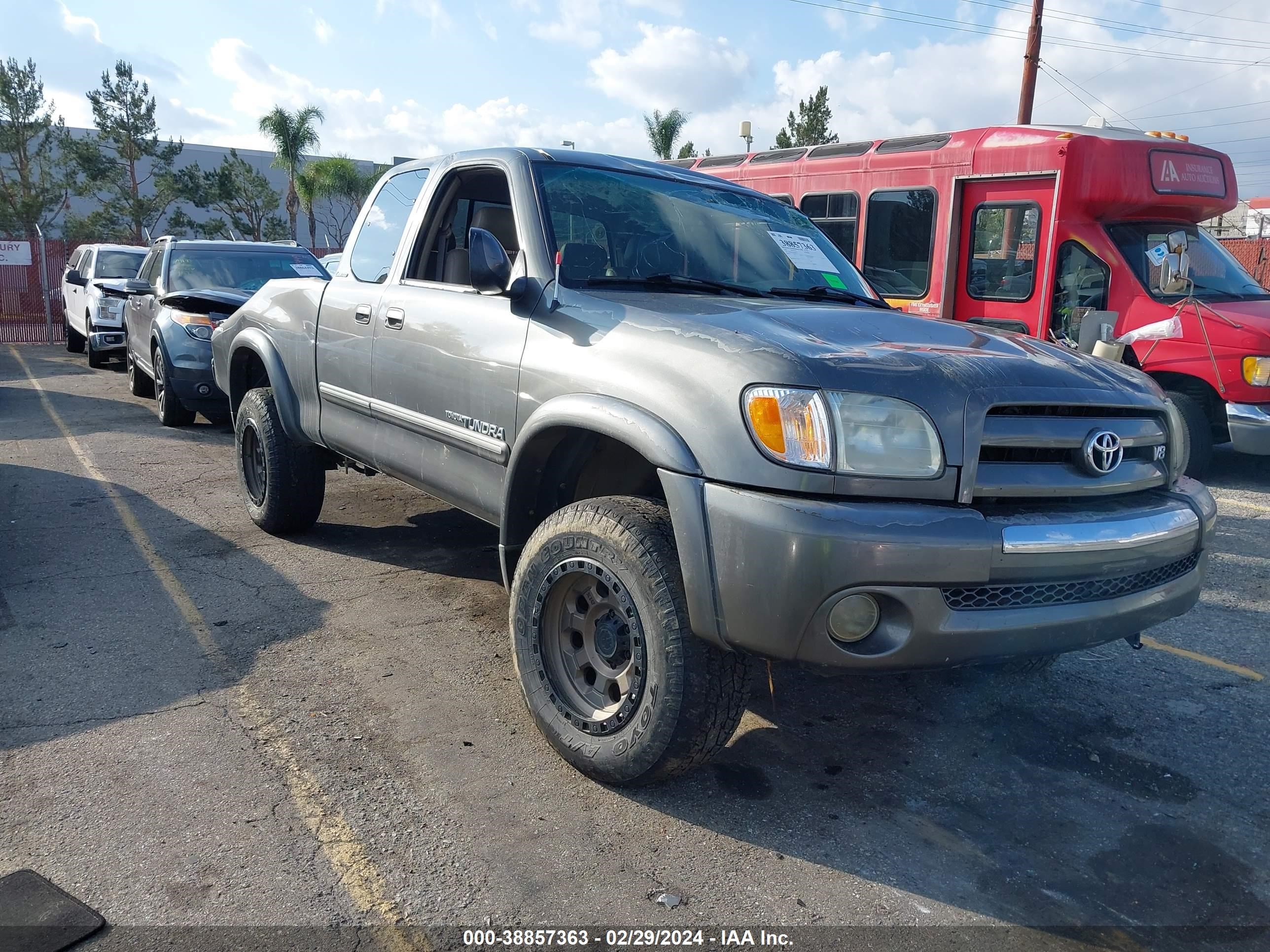 TOYOTA TUNDRA 2003 5tbbt48153s360718