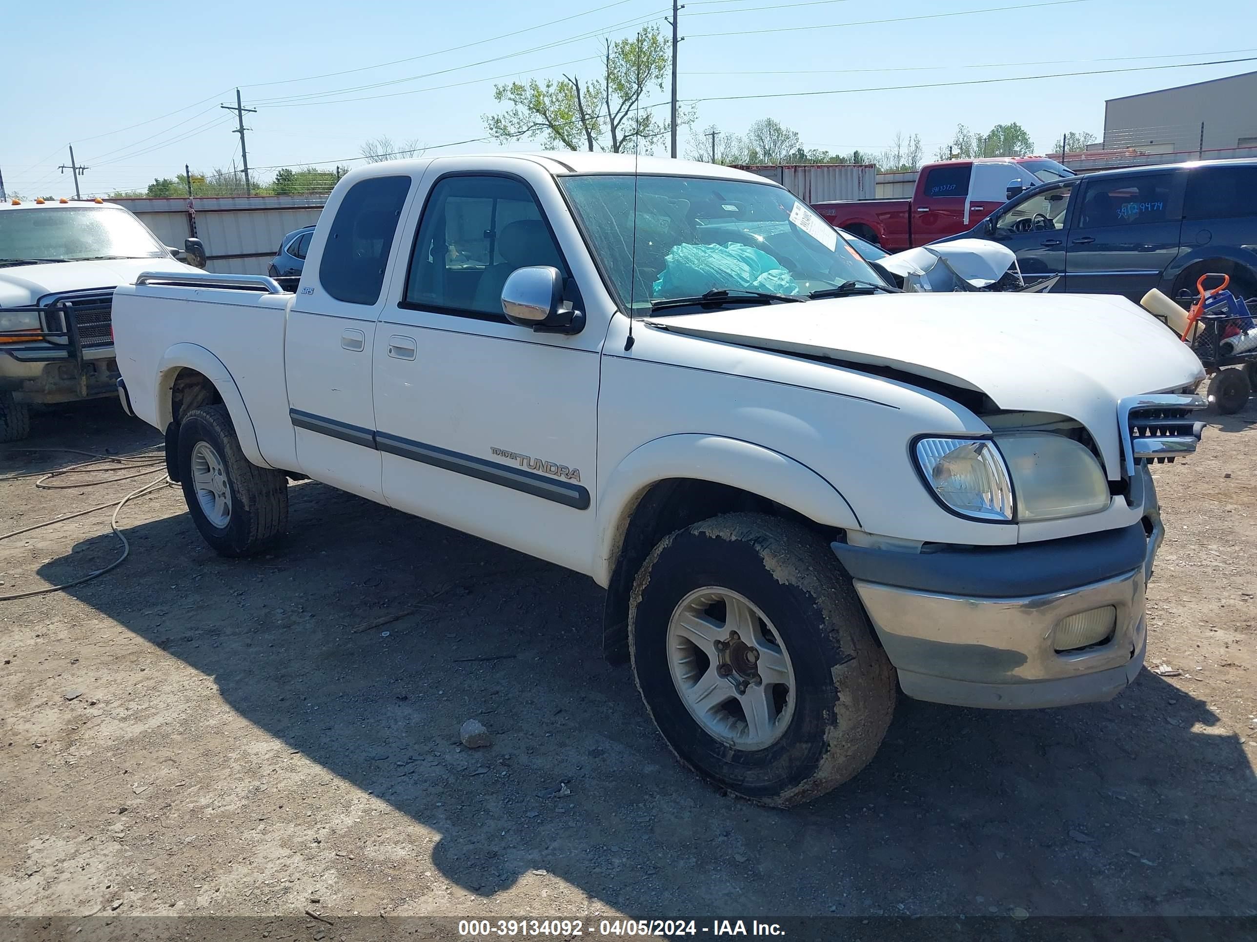 TOYOTA TUNDRA 2000 5tbrt3411ys125402