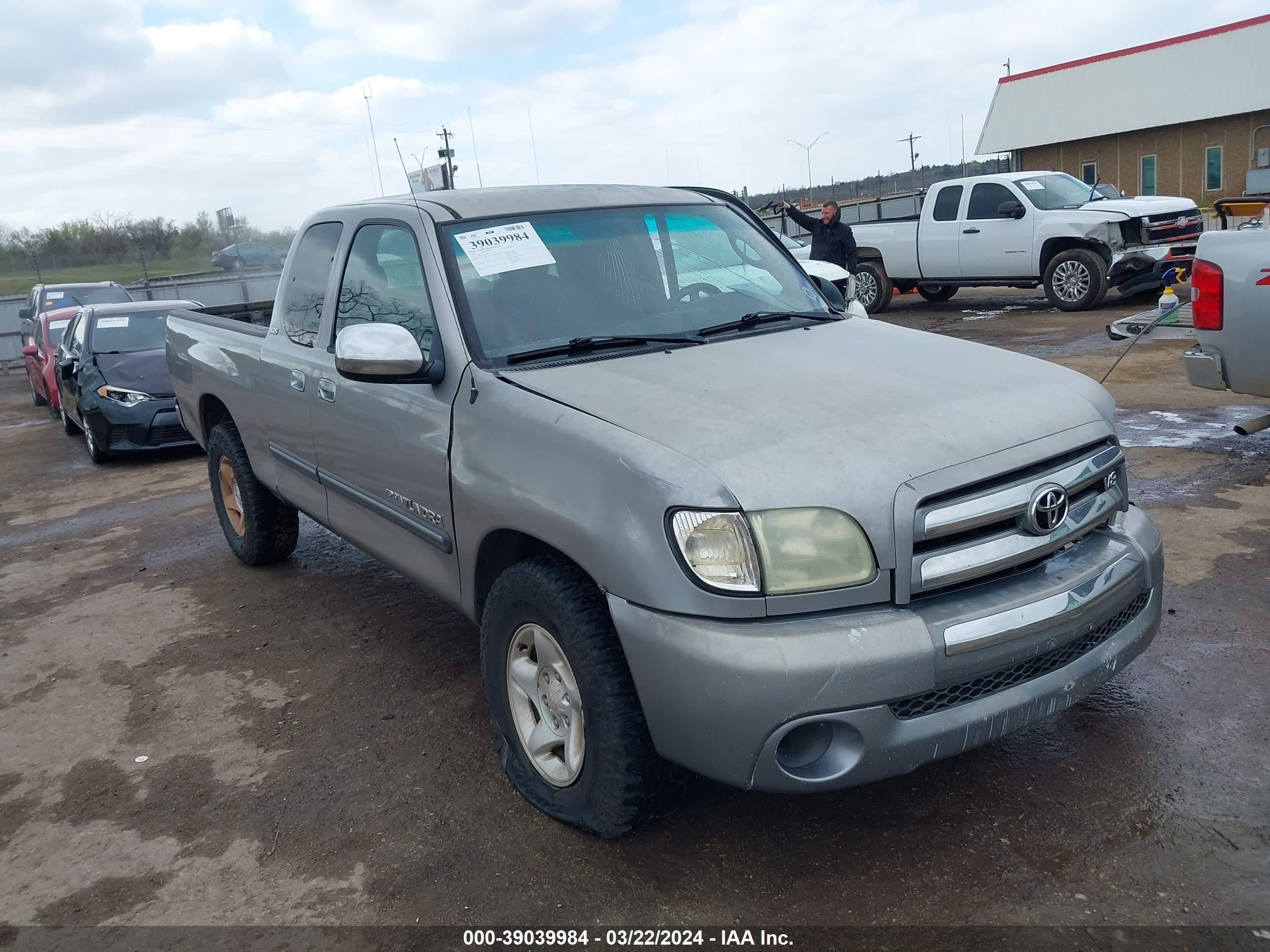 TOYOTA TUNDRA 2004 5tbrt34144s455271