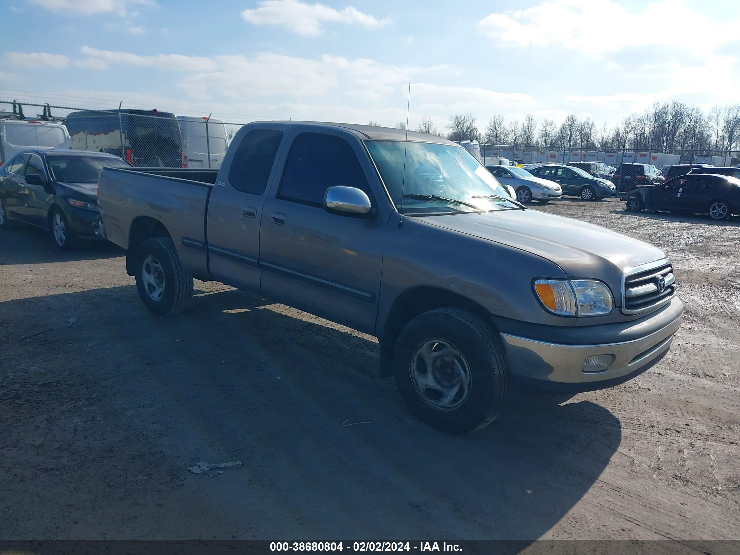 TOYOTA TUNDRA 2000 5tbrt3414ys040117