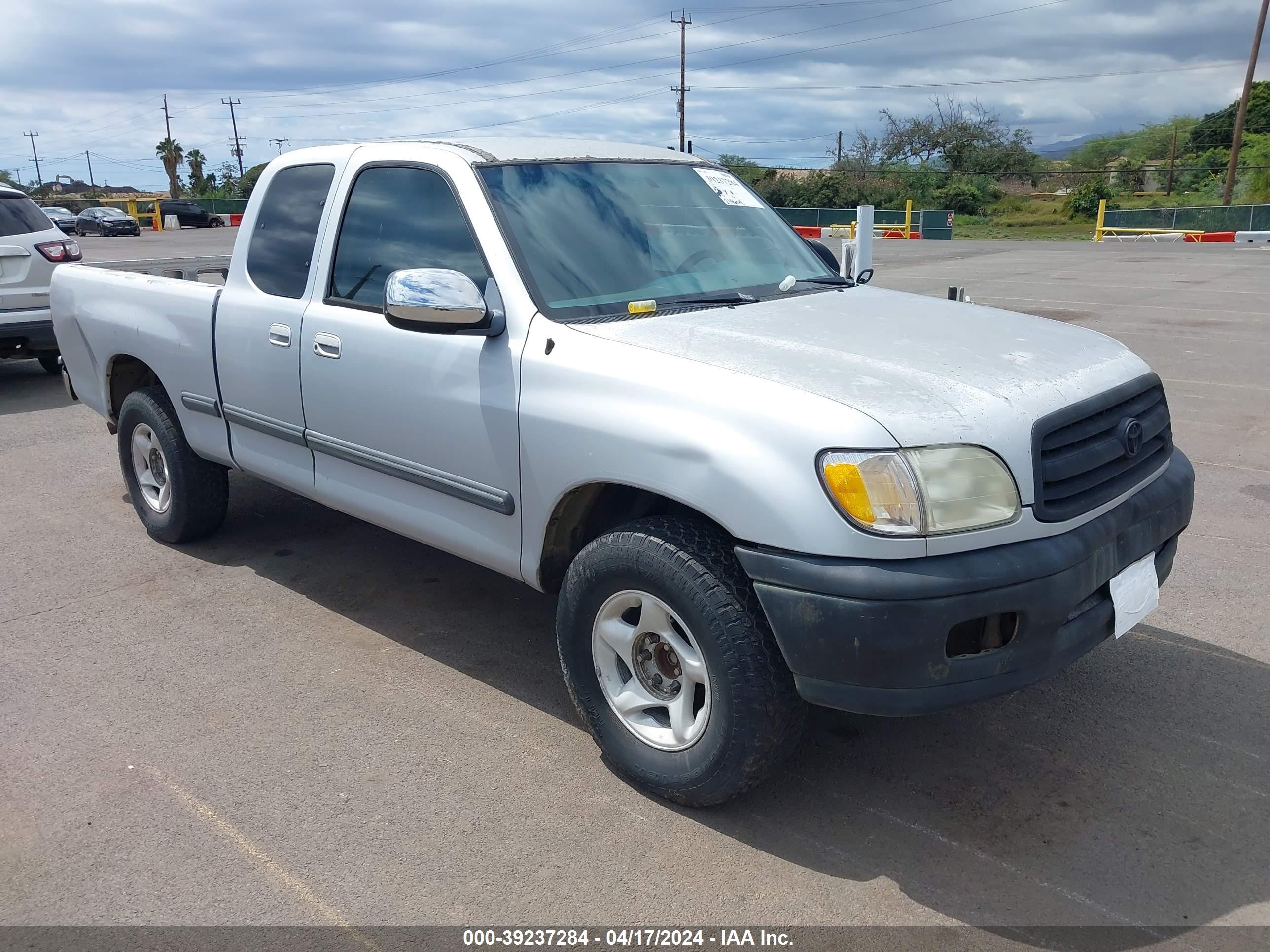 TOYOTA TUNDRA 2000 5tbrt3418ys017102